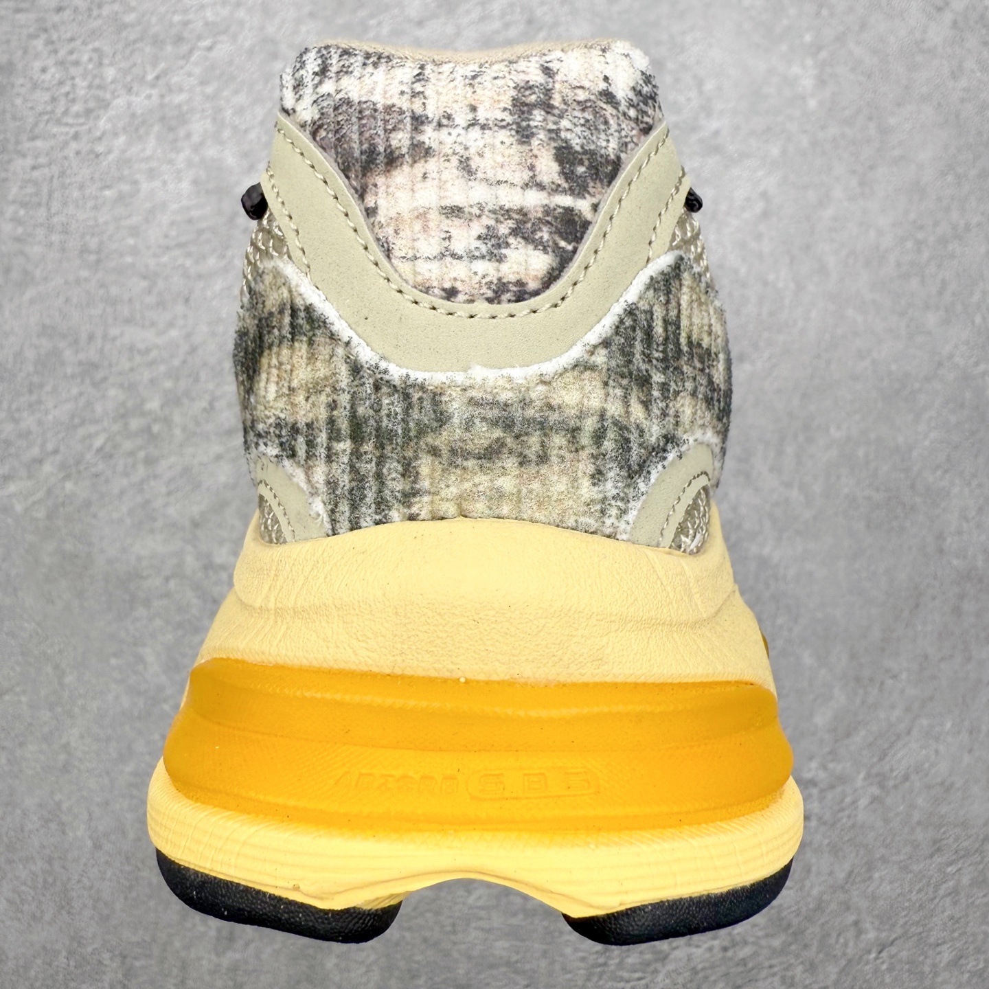 图片[8]-New Balance NB2010系列新百伦经典复古休闲运动板鞋 以ENCAP中底配以升级版 N-ERGY缓震物料 鞋面则采用特色的柔软麂皮搭以NewBalance经典的尼龙网布 低调中还原跑鞋本真 更年轻化的设计理念与材质 让新世代青年得以用全新视角体验经典鞋款的传奇魅力尺码：36 37 37.5 38 38.5 39.5 40 40.5 41.5 42 42.5 43 44 45-选品中心