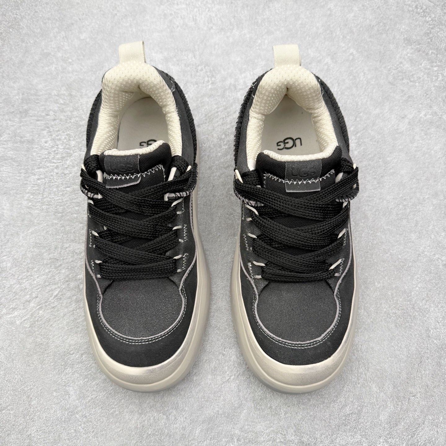 图片[2]-UGG 4994 秋冬羊皮毛一体雪地靴 全鞋采用ZP同厂 隆丰A级澳洲进口羊皮毛一体 品牌代工厂生产线 完全遵循ZP工艺流程 代工厂原厂版师 秉承无原鞋不开发选择 注重每一处细节 市面最正版型 TREADLITE\\\”轻翼\\\”科技外底 轻便/耐用/柔韧/桩型【售后郑重承诺】一个月内若出现重大脱胶/断底等质量问题 直接为您换新！尺码：35 36 37 38 39 40 41 42 43 44 45-选品中心