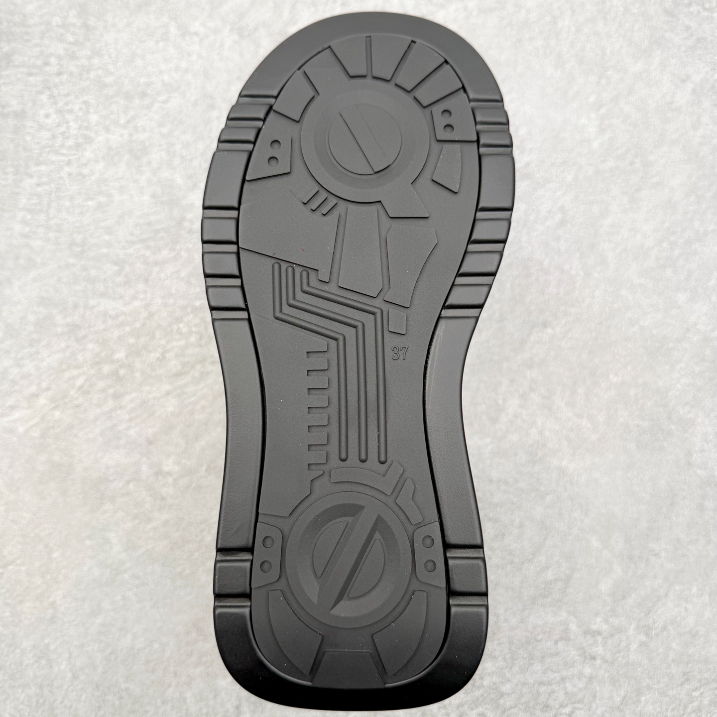 图片[9]-GG-CC赵露思2025新款厚底增高休闲运动老爹鞋系列 广东大厂出品 7CM厚底增高 星河粒子 银白粉色 银角大王 完美细节 25ss春季新款厚底增高 大长腿 时髦look轻松定格 不费力展现率性氛围 高档银盒 酷帅机能风不规则设计大底 拼色造型设计 轻便舒适百搭 GGCC银白配色好温柔 三层组合月牙底 柔软有弹性的月牙底和增加舒适度显腿长的7cm增高 长时间走路和站立都不累脚舒适度和少女感 厚底增高 不管怎么搭都好看~尺码：35 36 37 38 39 40-选品中心