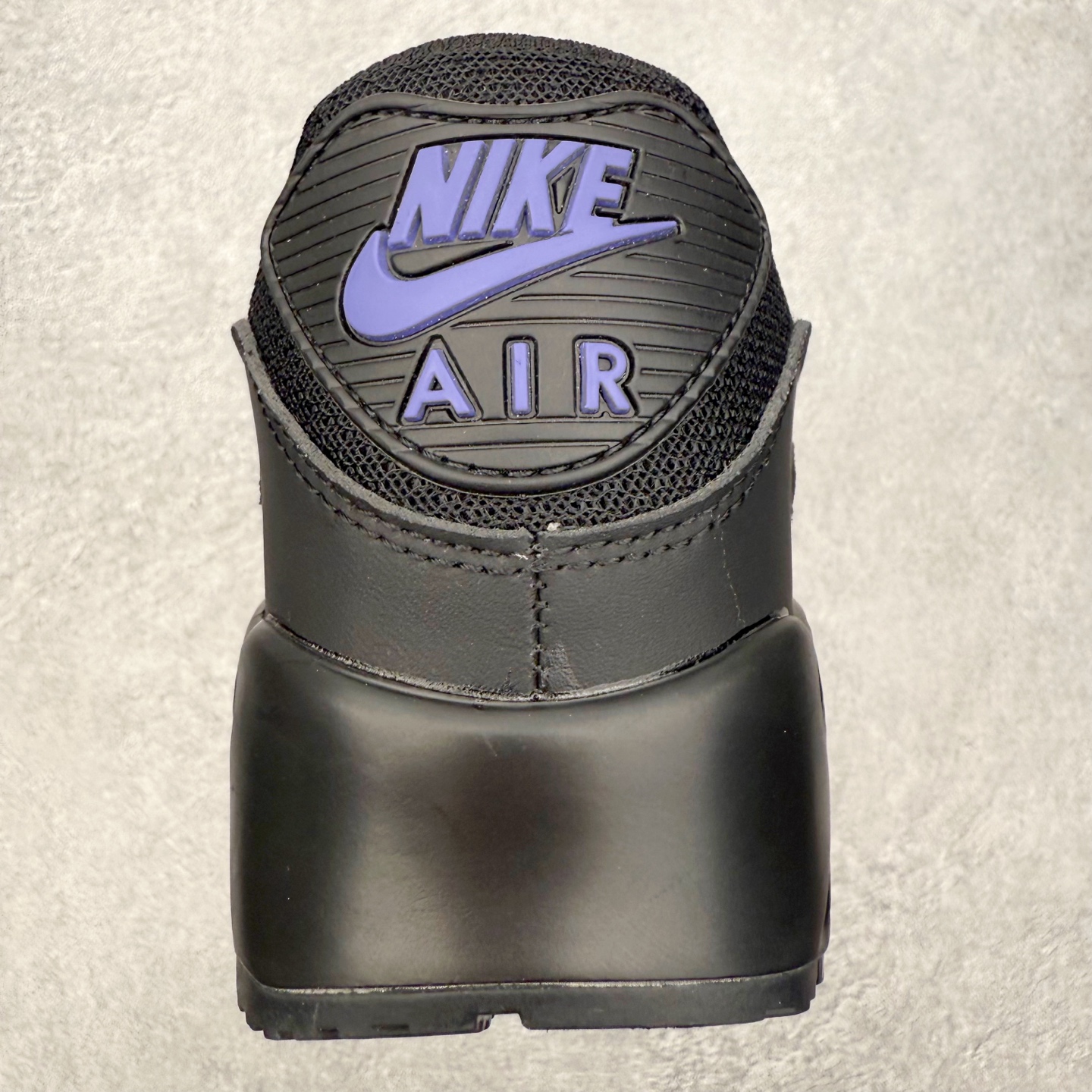 图片[8]-＃MX版 NK Air MAX 90 气垫复古减震跑步鞋 DM0029-021 经典重温 独家陆续补货 外单专供大厂出品 品质稳定 一百余色 终端操作 Air Max 90于1990年推出 来自Air Max系列 在Air Max 1的基础上改进而得 增加了气垫面积 外型上也更为流线 最特別的就是加入了菱纹塑胶嵌板 为Air Max 90增添了许多潮流气息 皮革鞋面 造就出色耐穿性和支撑力 Max Air缓震配置搭配泡棉中底 令Air Max 90轻盈而舒适 华夫格橡胶外底 铸就Air Max 90非凡的抓地力 而Air Max 90不仅是一双跑鞋 它成功跨越了时间的演进 成为了球鞋文化与潮流圈中最熟为人知的鞋款之一 尺码：36 36.5 37.5 38 38.5 39 40 40.5 41 42 42.5 43 44 44.5 45-选品中心