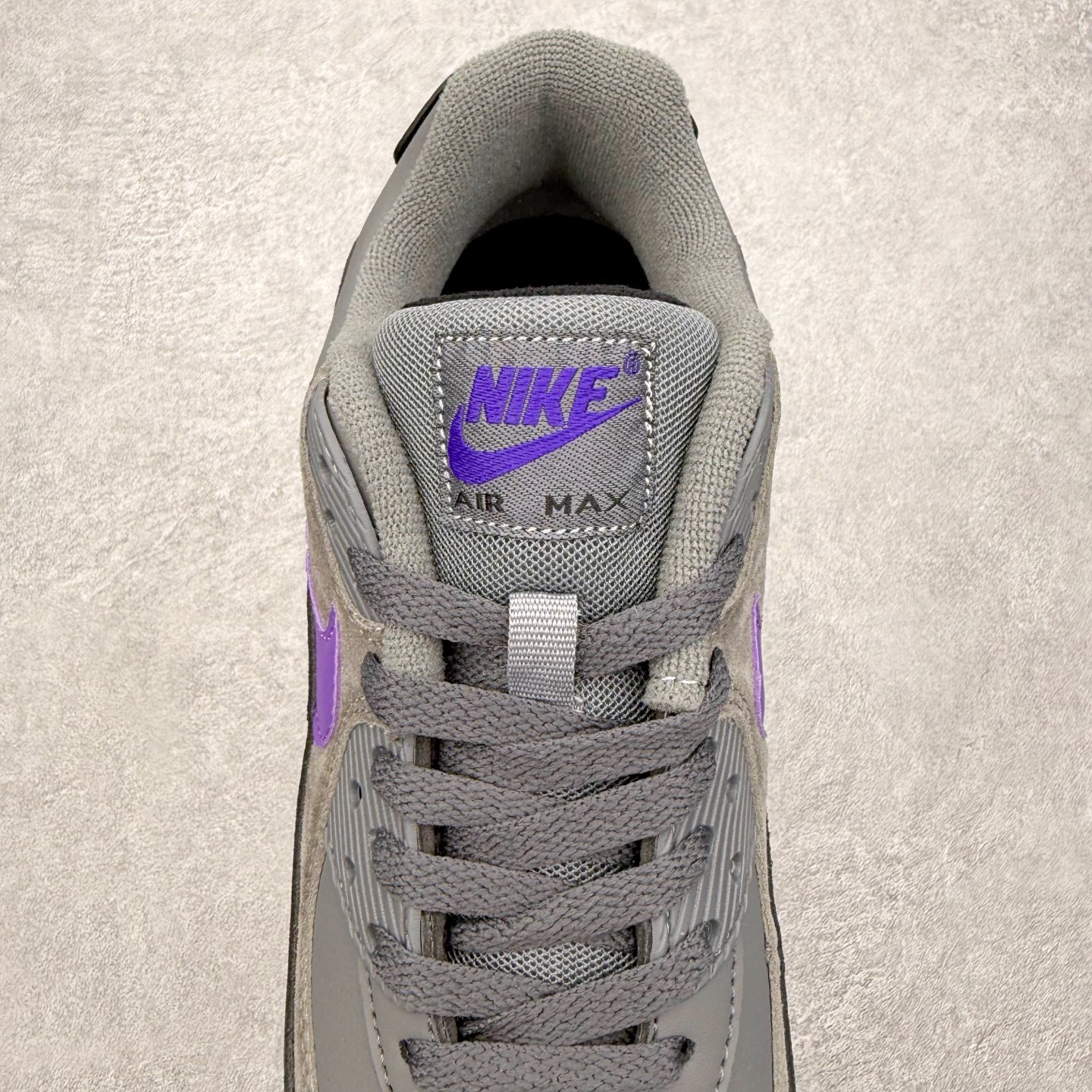 图片[5]-＃MX版 NK Air MAX 90 气垫复古减震跑步鞋 IF0670-004 经典重温 独家陆续补货 外单专供大厂出品 品质稳定 一百余色 终端操作 Air Max 90于1990年推出 来自Air Max系列 在Air Max 1的基础上改进而得 增加了气垫面积 外型上也更为流线 最特別的就是加入了菱纹塑胶嵌板 为Air Max 90增添了许多潮流气息 皮革鞋面 造就出色耐穿性和支撑力 Max Air缓震配置搭配泡棉中底 令Air Max 90轻盈而舒适 华夫格橡胶外底 铸就Air Max 90非凡的抓地力 而Air Max 90不仅是一双跑鞋 它成功跨越了时间的演进 成为了球鞋文化与潮流圈中最熟为人知的鞋款之一 尺码：36 36.5 37.5 38 38.5 39 40 40.5 41 42 42.5 43 44 44.5 45-选品中心