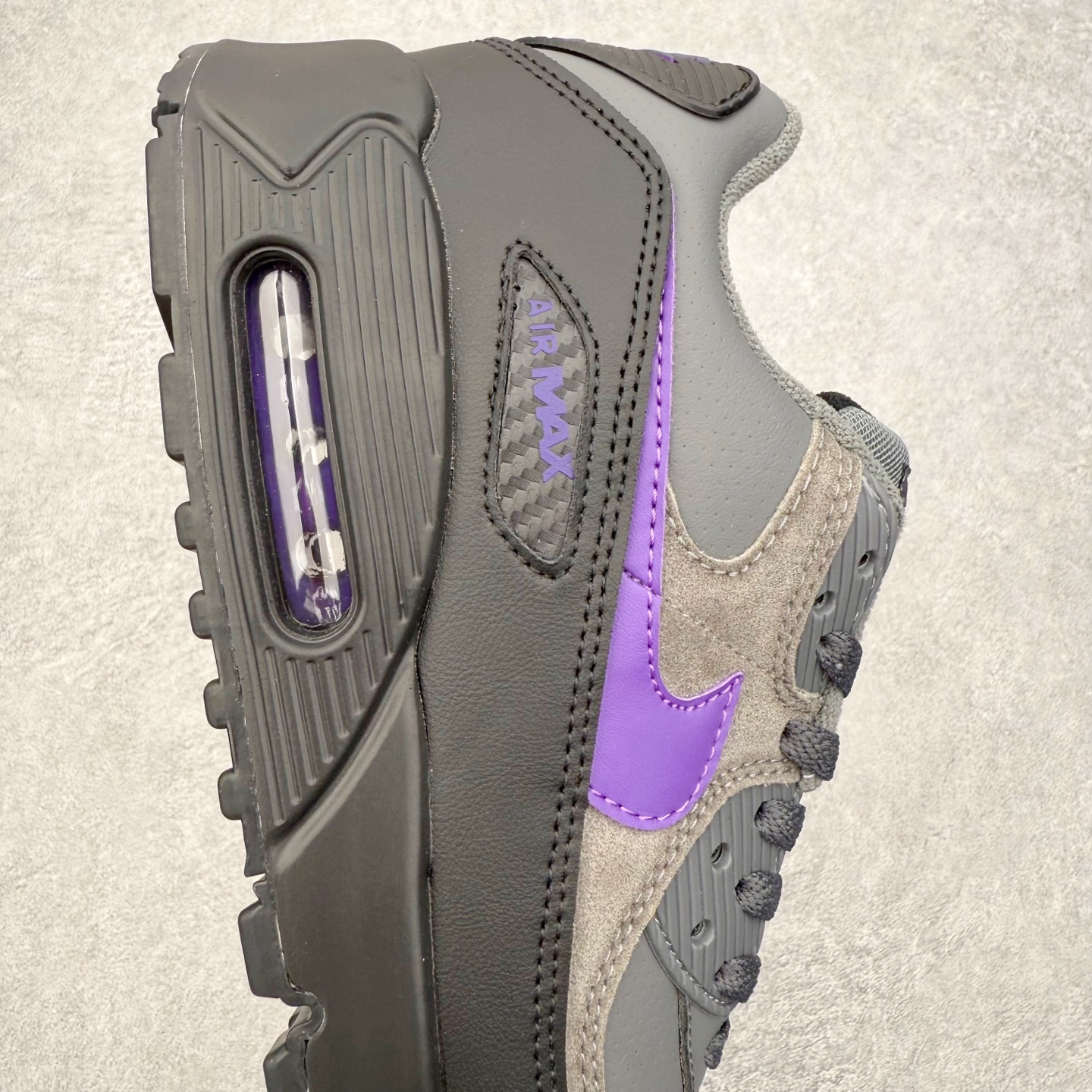 图片[6]-＃MX版 NK Air MAX 90 气垫复古减震跑步鞋 IF0670-004 经典重温 独家陆续补货 外单专供大厂出品 品质稳定 一百余色 终端操作 Air Max 90于1990年推出 来自Air Max系列 在Air Max 1的基础上改进而得 增加了气垫面积 外型上也更为流线 最特別的就是加入了菱纹塑胶嵌板 为Air Max 90增添了许多潮流气息 皮革鞋面 造就出色耐穿性和支撑力 Max Air缓震配置搭配泡棉中底 令Air Max 90轻盈而舒适 华夫格橡胶外底 铸就Air Max 90非凡的抓地力 而Air Max 90不仅是一双跑鞋 它成功跨越了时间的演进 成为了球鞋文化与潮流圈中最熟为人知的鞋款之一 尺码：36 36.5 37.5 38 38.5 39 40 40.5 41 42 42.5 43 44 44.5 45-选品中心