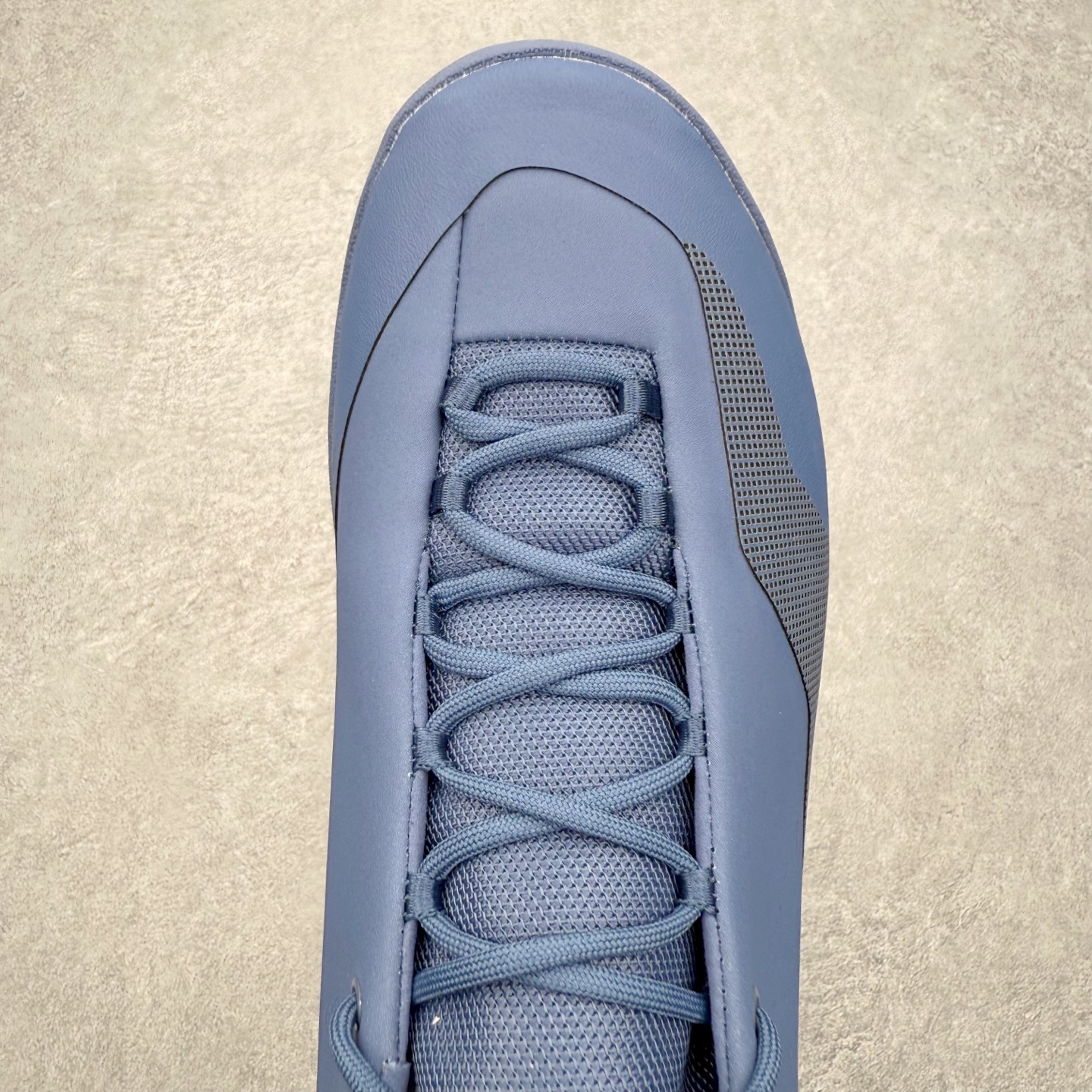 图片[4]-Arcteryx始祖鸟 Konseal 舒适简约百搭 防滑登山徒步鞋 Arcteryx中文名始祖鸟 加拿大户外服饰品牌 1989年创立于加拿大温哥华 始祖鸟来自加拿大海岸山脉 植根高山的专业户外品牌 始终秉承对精湛设计和工艺孜孜以求的准则 从1989年创立至今 Arcteryx始终不断在产品设计与做工上不惜工本 以满足始祖鸟的标准 品质、设计以及精简的理念造就了其良好的性能 并能满足严苛环境下的使用需求 尺码：39 40 41 42 43 44 45-选品中心