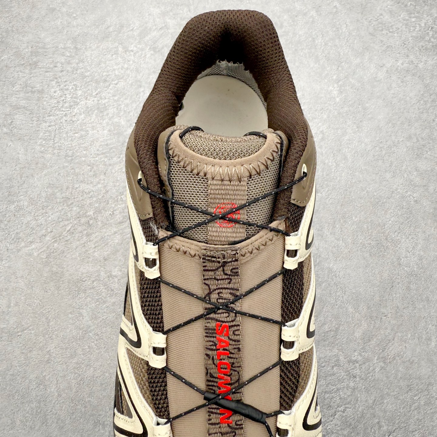 图片[5]-＃C版 Salomon XT-QUEST ADV 萨洛蒙潮流越野机能户外功能鞋 纯原外贸平台特供订单 耗时半年巨作 全套原纸板楦头开发 原厂特供网布配套加持 确保原汁原味 完美呈现版型 原档数据独家私模五层组合大底 男女鞋同步官方开发至46.5 原装Ortholite轻量化鞋垫 中底布带钢印编号 原厂TPU锁扣 进口港宝加持 后跟自然饱满 还原公司包裹性 基于 SALOMON 初代 XT 鞋身造型并搭载 4D ADVANCED CHASSIS™ 大底打造而成 为这款 XT-QUEST 带来了多项足部控制与保护等功能性 如在运动过程中控制左右晃动的过程而提高稳定性、改善长途越野过程中足中到足尖的过渡、提高感知岩石的精确度以抵抗尖锐物体对脚底的伤害以及采用动态缓冲来增强穿着舒适感 从而减轻疲劳感 使 XT-QUEST 成为一双舒适且安全的户外之履 尺码：36 36.5 37.5 38 38.5 39 40 40.5 41 42 42.5 43 44 44.5 45 46 46.5-选品中心