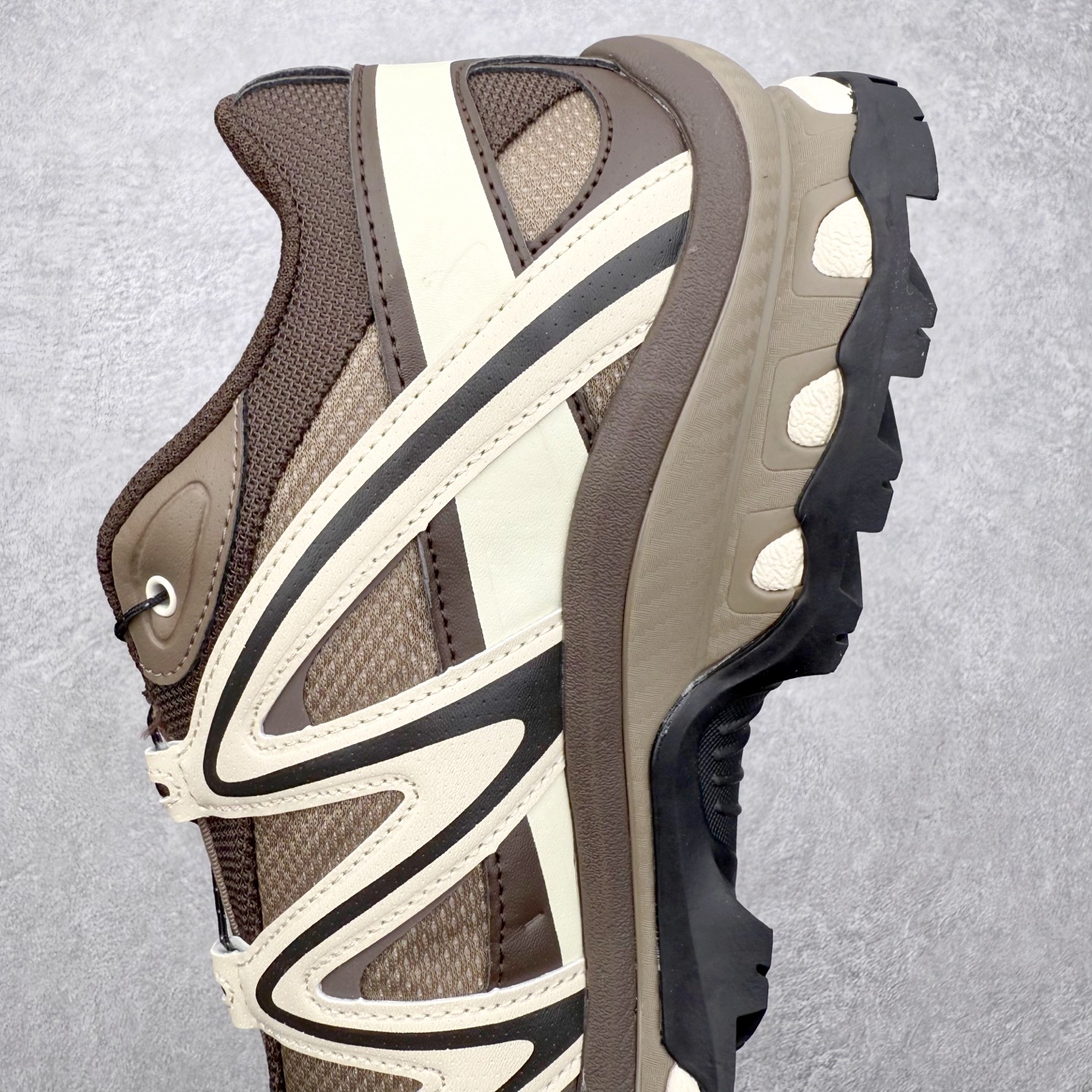 图片[7]-＃C版 Salomon XT-QUEST ADV 萨洛蒙潮流越野机能户外功能鞋 纯原外贸平台特供订单 耗时半年巨作 全套原纸板楦头开发 原厂特供网布配套加持 确保原汁原味 完美呈现版型 原档数据独家私模五层组合大底 男女鞋同步官方开发至46.5 原装Ortholite轻量化鞋垫 中底布带钢印编号 原厂TPU锁扣 进口港宝加持 后跟自然饱满 还原公司包裹性 基于 SALOMON 初代 XT 鞋身造型并搭载 4D ADVANCED CHASSIS™ 大底打造而成 为这款 XT-QUEST 带来了多项足部控制与保护等功能性 如在运动过程中控制左右晃动的过程而提高稳定性、改善长途越野过程中足中到足尖的过渡、提高感知岩石的精确度以抵抗尖锐物体对脚底的伤害以及采用动态缓冲来增强穿着舒适感 从而减轻疲劳感 使 XT-QUEST 成为一双舒适且安全的户外之履 尺码：36 36.5 37.5 38 38.5 39 40 40.5 41 42 42.5 43 44 44.5 45 46 46.5-选品中心