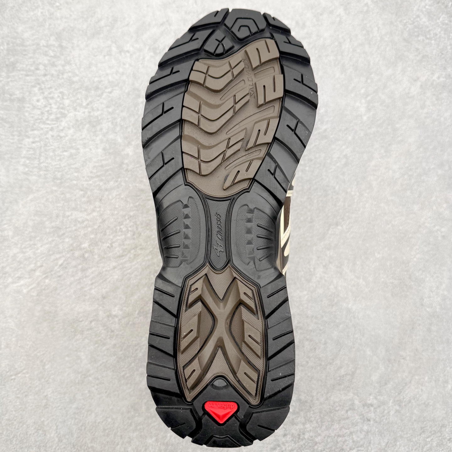 图片[9]-＃C版 Salomon XT-QUEST ADV 萨洛蒙潮流越野机能户外功能鞋 纯原外贸平台特供订单 耗时半年巨作 全套原纸板楦头开发 原厂特供网布配套加持 确保原汁原味 完美呈现版型 原档数据独家私模五层组合大底 男女鞋同步官方开发至46.5 原装Ortholite轻量化鞋垫 中底布带钢印编号 原厂TPU锁扣 进口港宝加持 后跟自然饱满 还原公司包裹性 基于 SALOMON 初代 XT 鞋身造型并搭载 4D ADVANCED CHASSIS™ 大底打造而成 为这款 XT-QUEST 带来了多项足部控制与保护等功能性 如在运动过程中控制左右晃动的过程而提高稳定性、改善长途越野过程中足中到足尖的过渡、提高感知岩石的精确度以抵抗尖锐物体对脚底的伤害以及采用动态缓冲来增强穿着舒适感 从而减轻疲劳感 使 XT-QUEST 成为一双舒适且安全的户外之履 尺码：36 36.5 37.5 38 38.5 39 40 40.5 41 42 42.5 43 44 44.5 45 46 46.5-选品中心