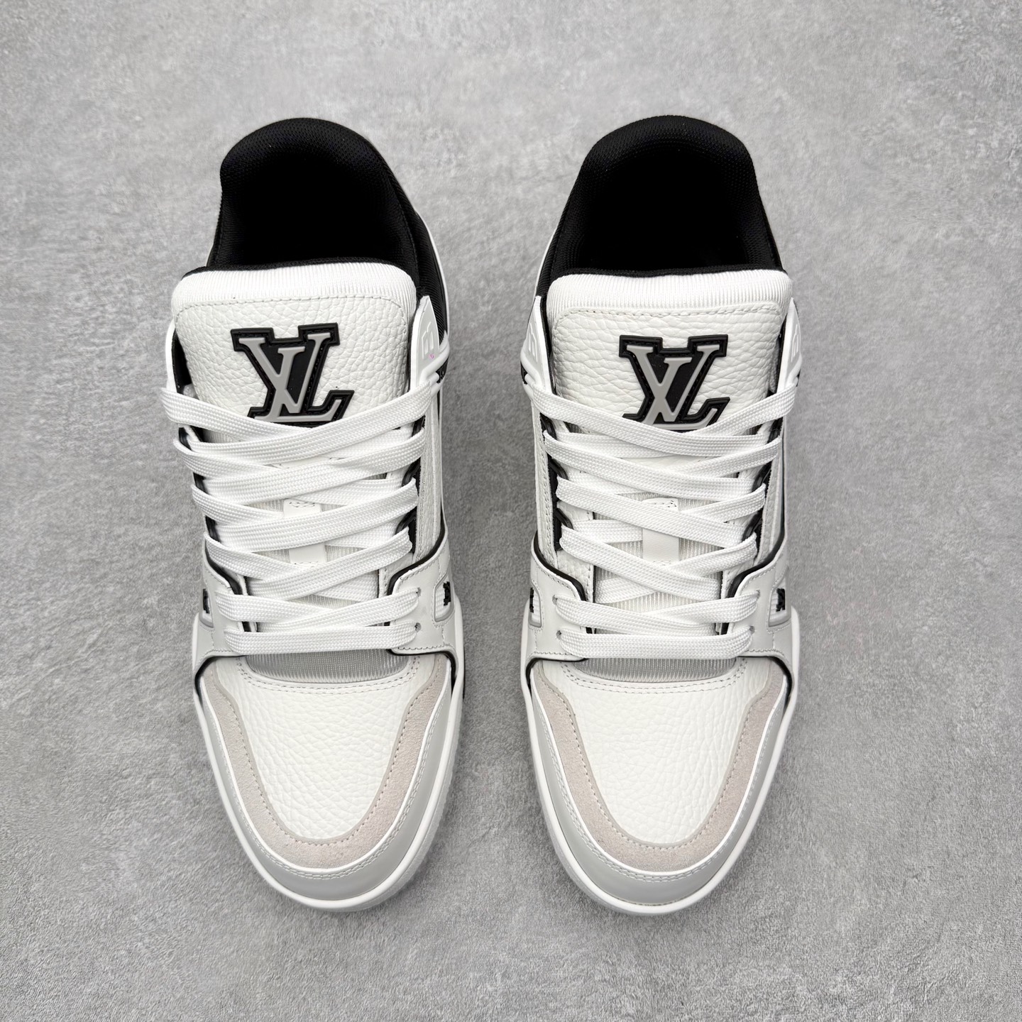 图片[2]-＃FS Louis Vuitton Trainer lv时装走秀运动鞋 完美鞋型超高的清洁度 零毛边线头瑕疵 全套原楦原纸版原鞋开模 全网最具灵魂的版型 正确原装黄色鞋盒 正确中底印花 鞋面印花3D高频深度立体 全鞋电脑针车 紧密相连 针距密度一致 环保乳胶注塑鞋垫 厚度脚感还原原版 皮面裁剪部位 统一油边封口工艺 原装橡胶大底含胶量大底组合零偏差 专柜全套包装 防尘袋 说明书 质保卡 男女鞋 尺码：35 36 37 38 39 40 41 42 43 44 45-选品中心