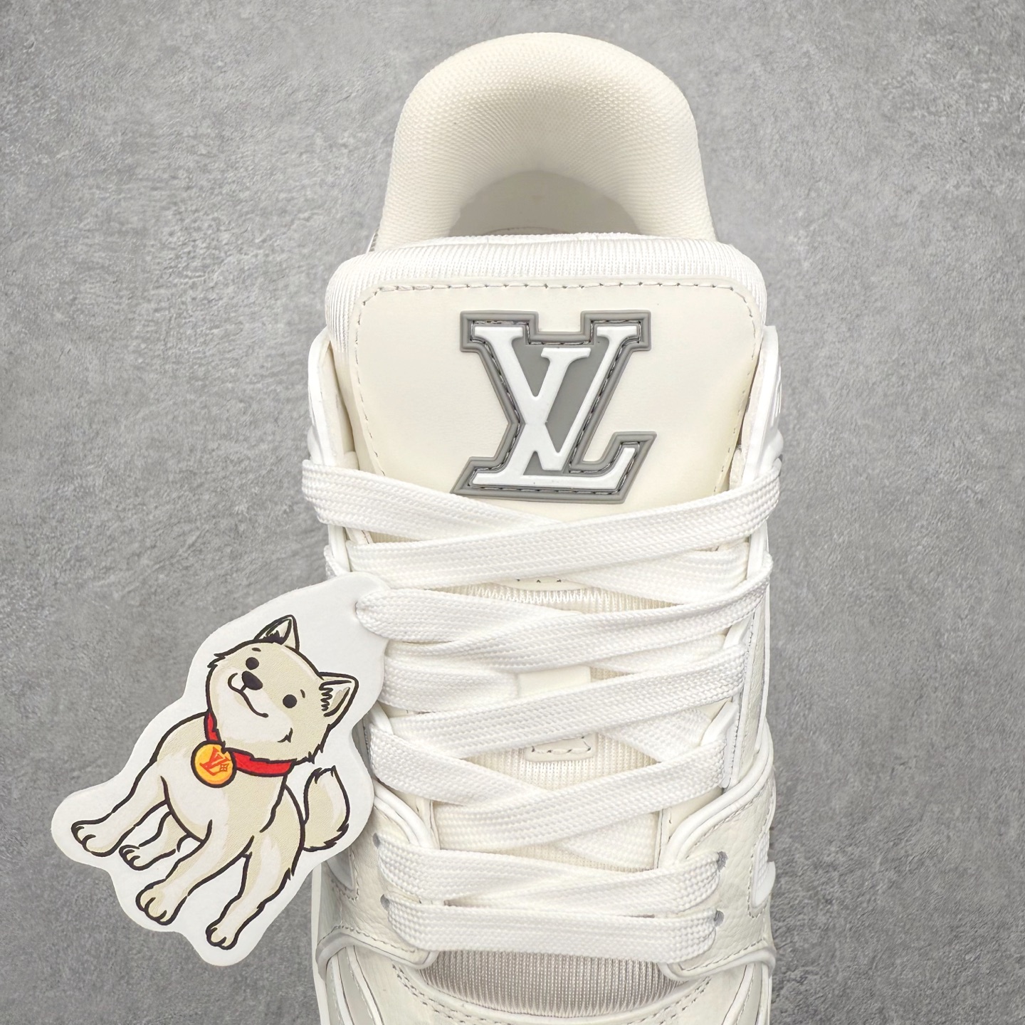 图片[5]-＃FS Louis Vuitton Trainer lv时装走秀运动鞋 完美鞋型超高的清洁度 零毛边线头瑕疵 全套原楦原纸版原鞋开模 全网最具灵魂的版型 正确原装黄色鞋盒 正确中底印花 鞋面印花3D高频深度立体 全鞋电脑针车 紧密相连 针距密度一致 环保乳胶注塑鞋垫 厚度脚感还原原版 皮面裁剪部位 统一油边封口工艺 原装橡胶大底含胶量大底组合零偏差 专柜全套包装 防尘袋 说明书 质保卡 男女鞋 尺码：35 36 37 38 39 40 41 42 43 44 45-选品中心