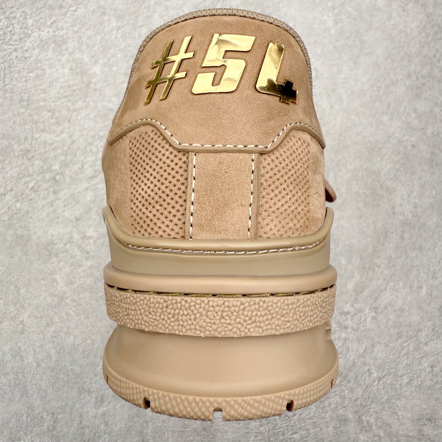 图片[8]-＃FS Louis Vuitton Trainer lv时装走秀运动鞋 完美鞋型超高的清洁度 零毛边线头瑕疵 全套原楦原纸版原鞋开模 全网最具灵魂的版型 正确原装黄色鞋盒 正确中底印花 鞋面印花3D高频深度立体 全鞋电脑针车 紧密相连 针距密度一致 环保乳胶注塑鞋垫 厚度脚感还原原版 皮面裁剪部位 统一油边封口工艺 原装橡胶大底含胶量大底组合零偏差 专柜全套包装 防尘袋 说明书 质保卡 男女鞋 尺码：35 36 37 38 39 40 41 42 43 44 45-选品中心