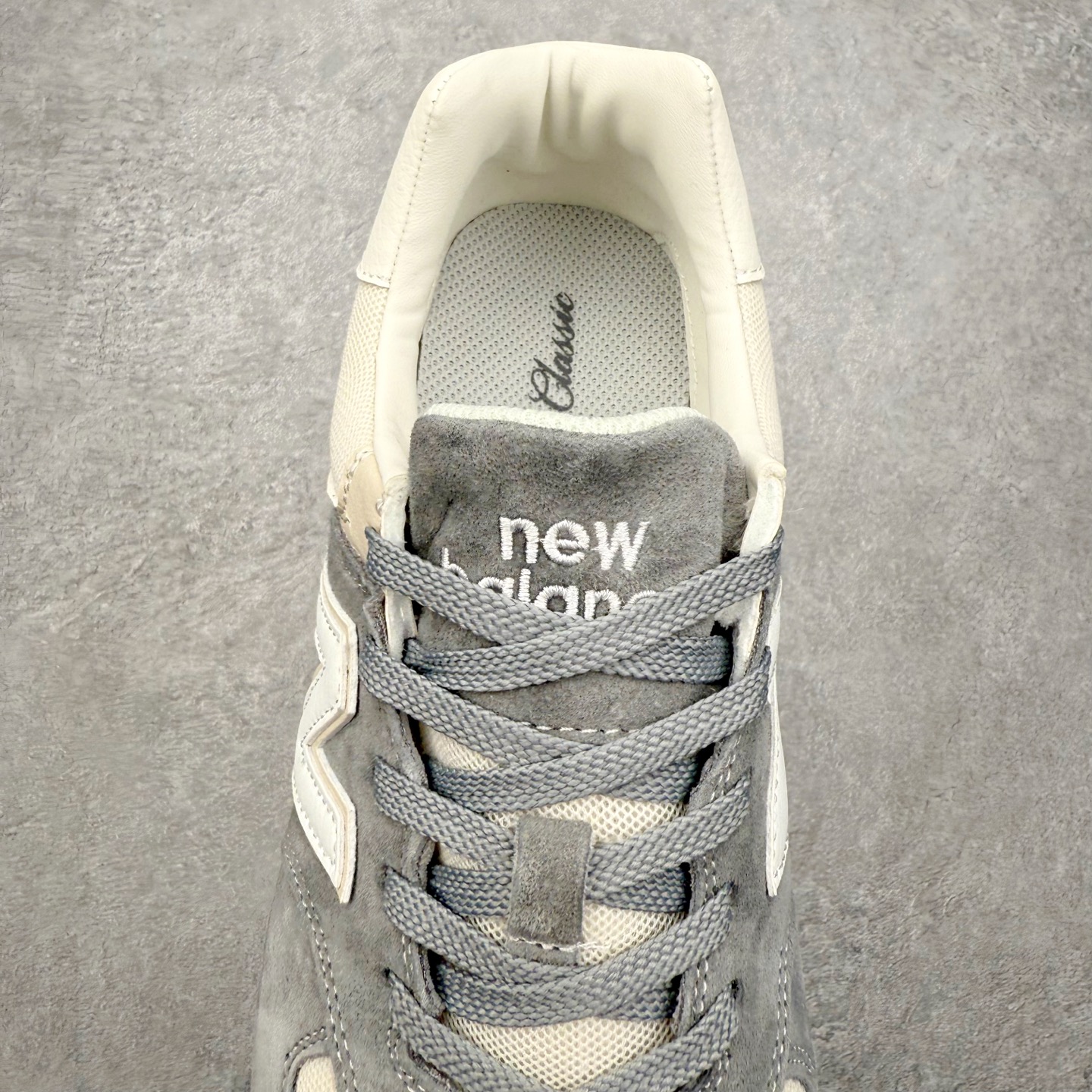 图片[5]-NB新百伦New Balance U574升级版系列低帮复古休闲运动慢跑鞋 新版NB574，妥妥美产既视感有木有。相较传统574，新版鞋跟及鞋面设计自带9系美产既视感！鞋面、内衬质感以及穿着体验更加！鞋型更流畅和饱满,鞋底增添了风格的多样化!底部升级橡胶颗粒大底,更防滑耐磨,上脚后感觉柔软且舒适。尺码：36 36.5 37.5 38 38.5 39.5 40 40.5 41.5 42 42.5 43 44 45-选品中心