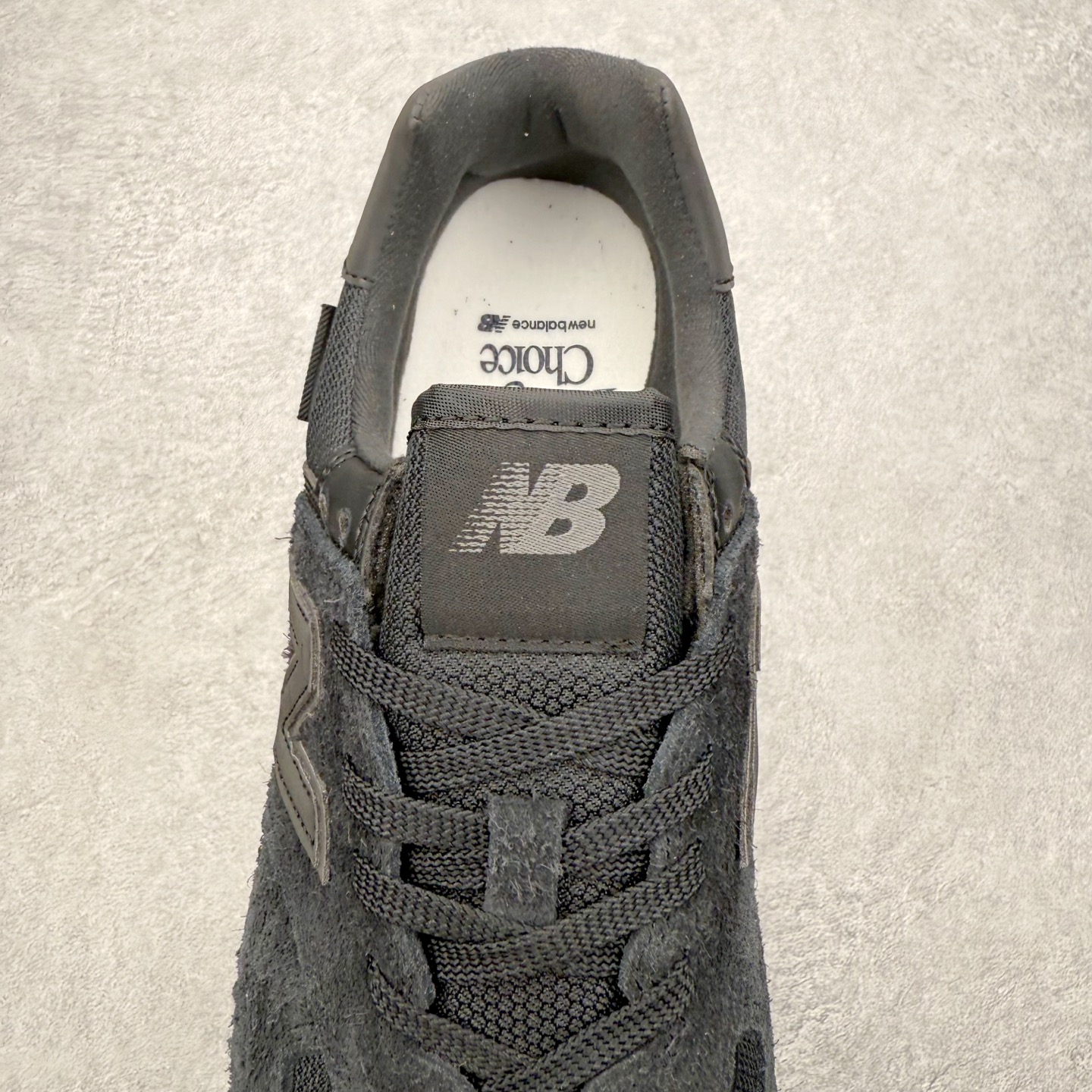 图片[5]-NB新百伦New Balance U574升级版系列低帮复古休闲运动慢跑鞋 新版NB574，妥妥美产既视感有木有。相较传统574，新版鞋跟及鞋面设计自带9系美产既视感！鞋面、内衬质感以及穿着体验更加！鞋型更流畅和饱满,鞋底增添了风格的多样化!底部升级橡胶颗粒大底,更防滑耐磨,上脚后感觉柔软且舒适。尺码：36 36.5 37.5 38 38.5 39.5 40 40.5 41.5 42 42.5 43 44 45-选品中心