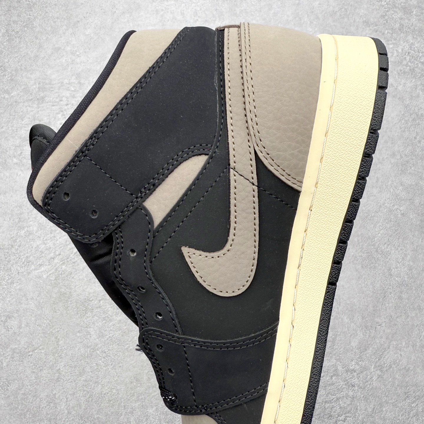 ＃DT纯原 Air Jordan AJ1 Mid 中帮 棕黑 IB7110-002 终端优势供应 市面中