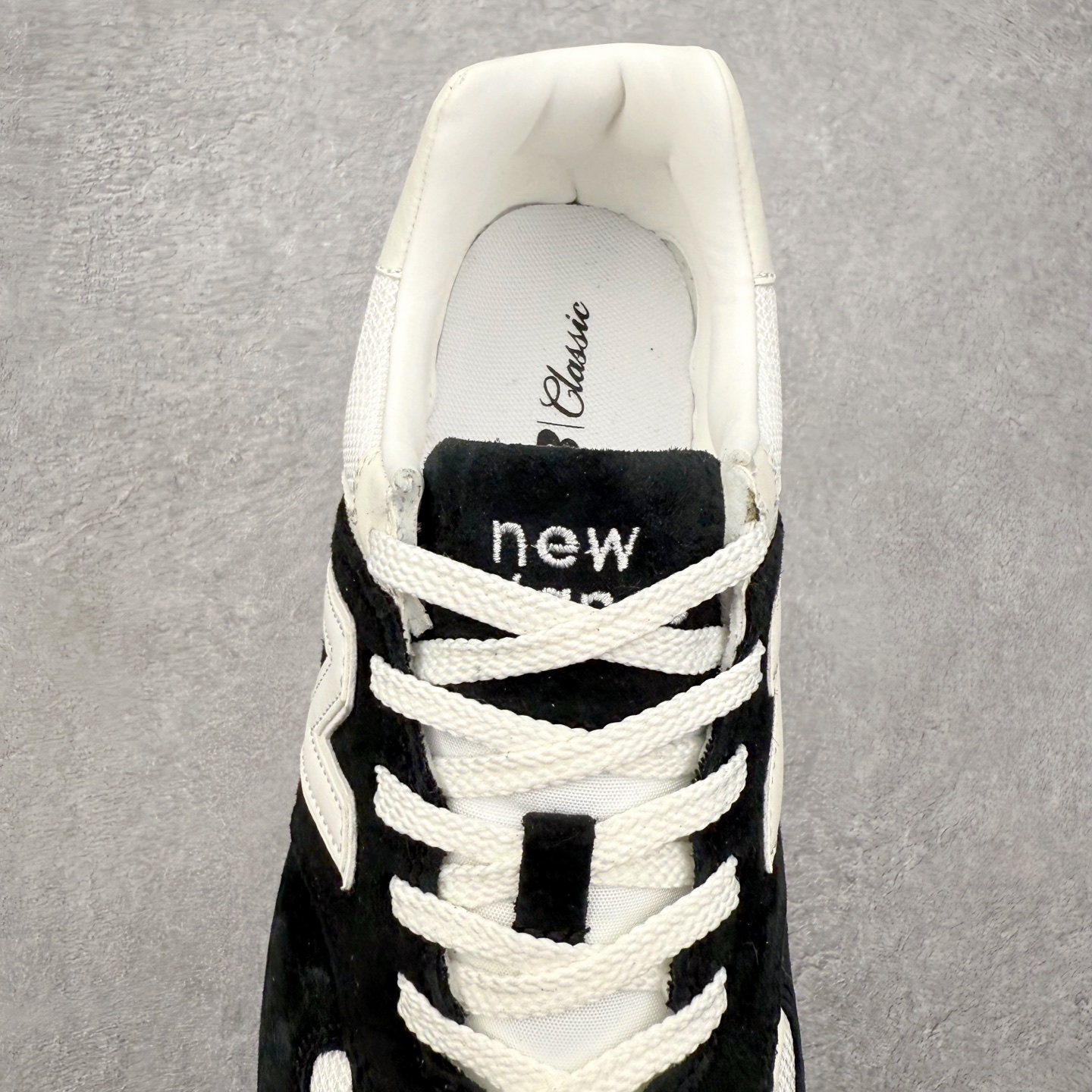 图片[5]-NB新百伦New Balance U574升级版系列低帮复古休闲运动慢跑鞋 新版NB574，妥妥美产既视感有木有。相较传统574，新版鞋跟及鞋面设计自带9系美产既视感！鞋面、内衬质感以及穿着体验更加！鞋型更流畅和饱满,鞋底增添了风格的多样化!底部升级橡胶颗粒大底,更防滑耐磨,上脚后感觉柔软且舒适。尺码：36 36.5 37.5 38 38.5 39.5 40 40.5 41.5 42 42.5 43 44 45-选品中心