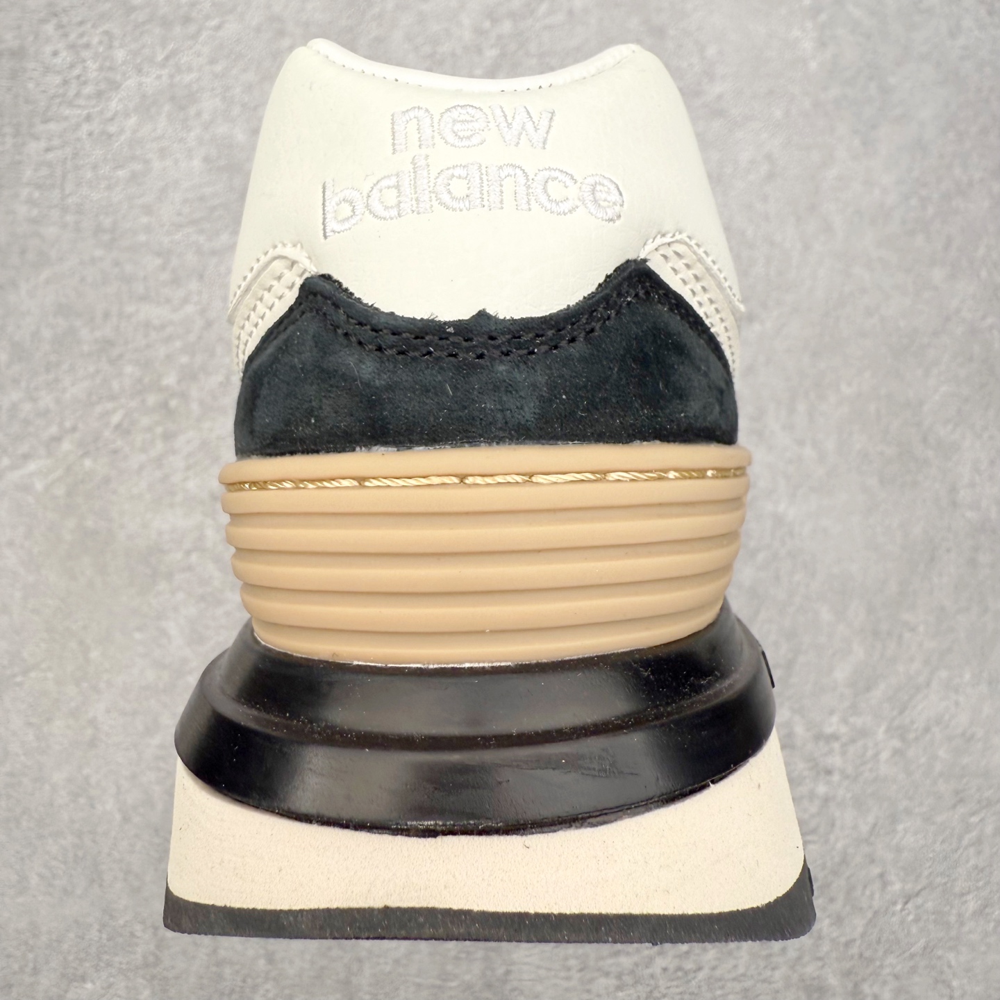 图片[8]-NB新百伦New Balance U574升级版系列低帮复古休闲运动慢跑鞋 新版NB574，妥妥美产既视感有木有。相较传统574，新版鞋跟及鞋面设计自带9系美产既视感！鞋面、内衬质感以及穿着体验更加！鞋型更流畅和饱满,鞋底增添了风格的多样化!底部升级橡胶颗粒大底,更防滑耐磨,上脚后感觉柔软且舒适。尺码：36 36.5 37.5 38 38.5 39.5 40 40.5 41.5 42 42.5 43 44 45-选品中心
