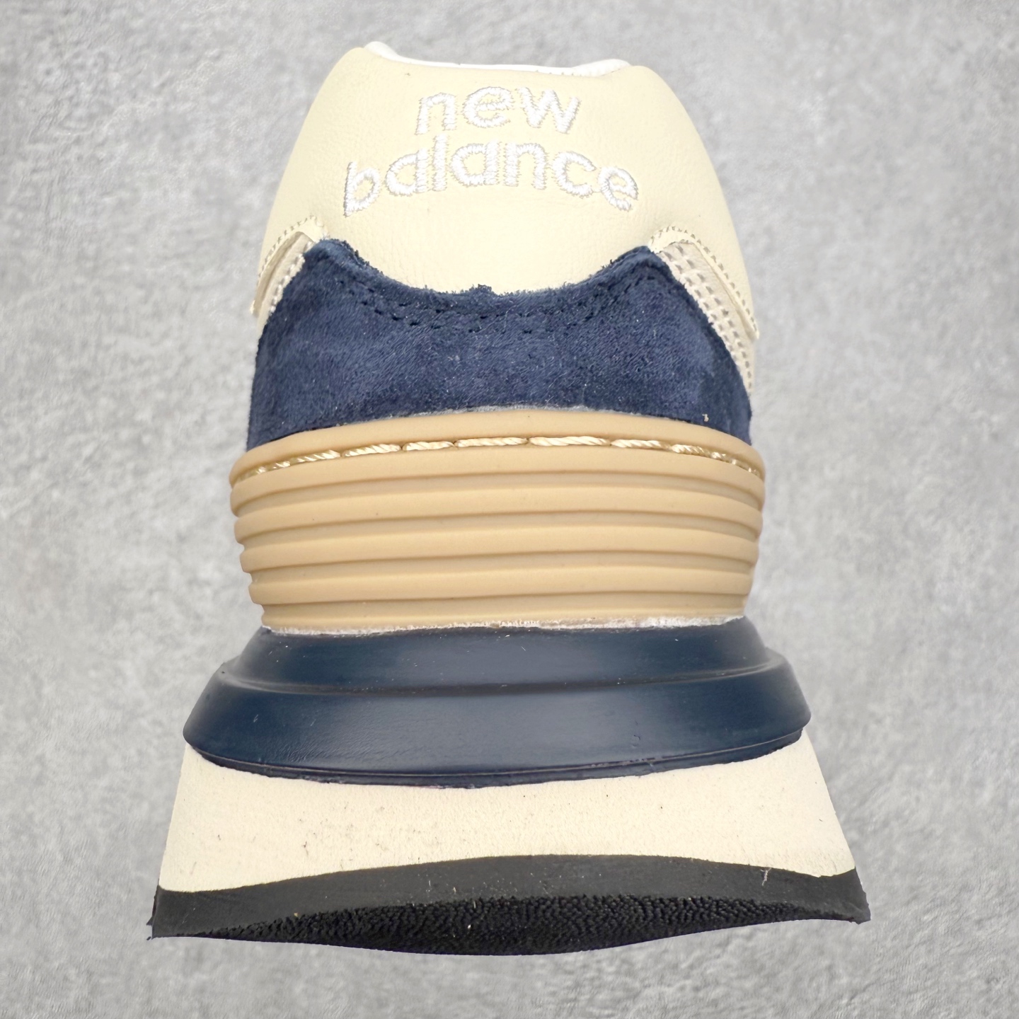 图片[8]-NB新百伦New Balance U574升级版系列低帮复古休闲运动慢跑鞋 新版NB574，妥妥美产既视感有木有。相较传统574，新版鞋跟及鞋面设计自带9系美产既视感！鞋面、内衬质感以及穿着体验更加！鞋型更流畅和饱满,鞋底增添了风格的多样化!底部升级橡胶颗粒大底,更防滑耐磨,上脚后感觉柔软且舒适。尺码：36 36.5 37.5 38 38.5 39.5 40 40.5 41.5 42 42.5 43 44 45-选品中心