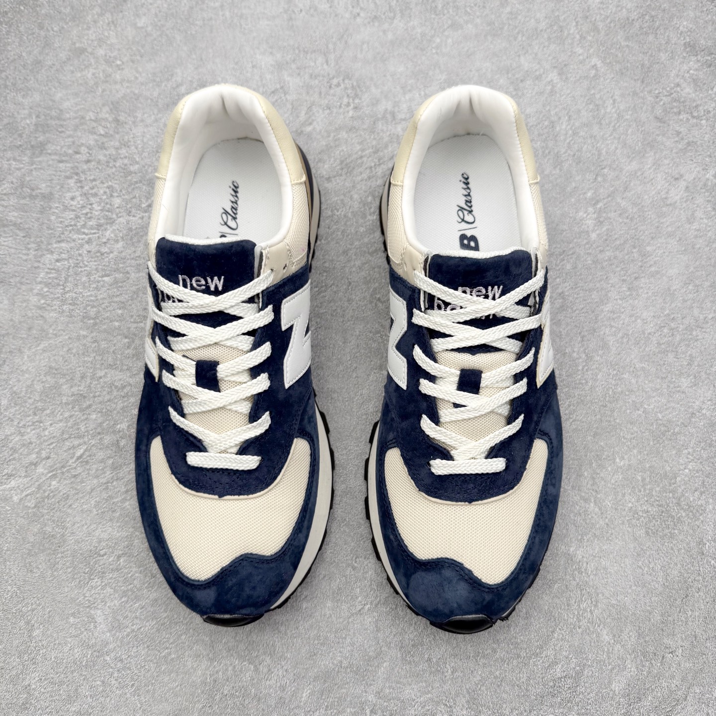 图片[2]-NB新百伦New Balance U574升级版系列低帮复古休闲运动慢跑鞋 新版NB574，妥妥美产既视感有木有。相较传统574，新版鞋跟及鞋面设计自带9系美产既视感！鞋面、内衬质感以及穿着体验更加！鞋型更流畅和饱满,鞋底增添了风格的多样化!底部升级橡胶颗粒大底,更防滑耐磨,上脚后感觉柔软且舒适。尺码：36 36.5 37.5 38 38.5 39.5 40 40.5 41.5 42 42.5 43 44 45-选品中心