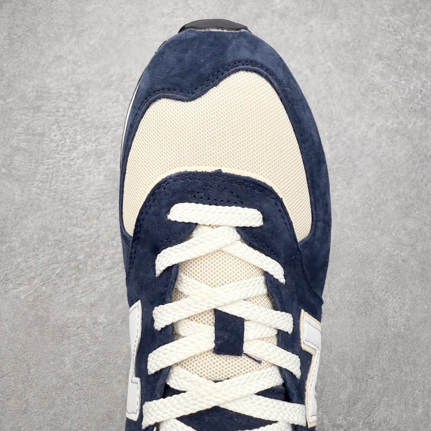 图片[4]-NB新百伦New Balance U574升级版系列低帮复古休闲运动慢跑鞋 新版NB574，妥妥美产既视感有木有。相较传统574，新版鞋跟及鞋面设计自带9系美产既视感！鞋面、内衬质感以及穿着体验更加！鞋型更流畅和饱满,鞋底增添了风格的多样化!底部升级橡胶颗粒大底,更防滑耐磨,上脚后感觉柔软且舒适。尺码：36 36.5 37.5 38 38.5 39.5 40 40.5 41.5 42 42.5 43 44 45-选品中心