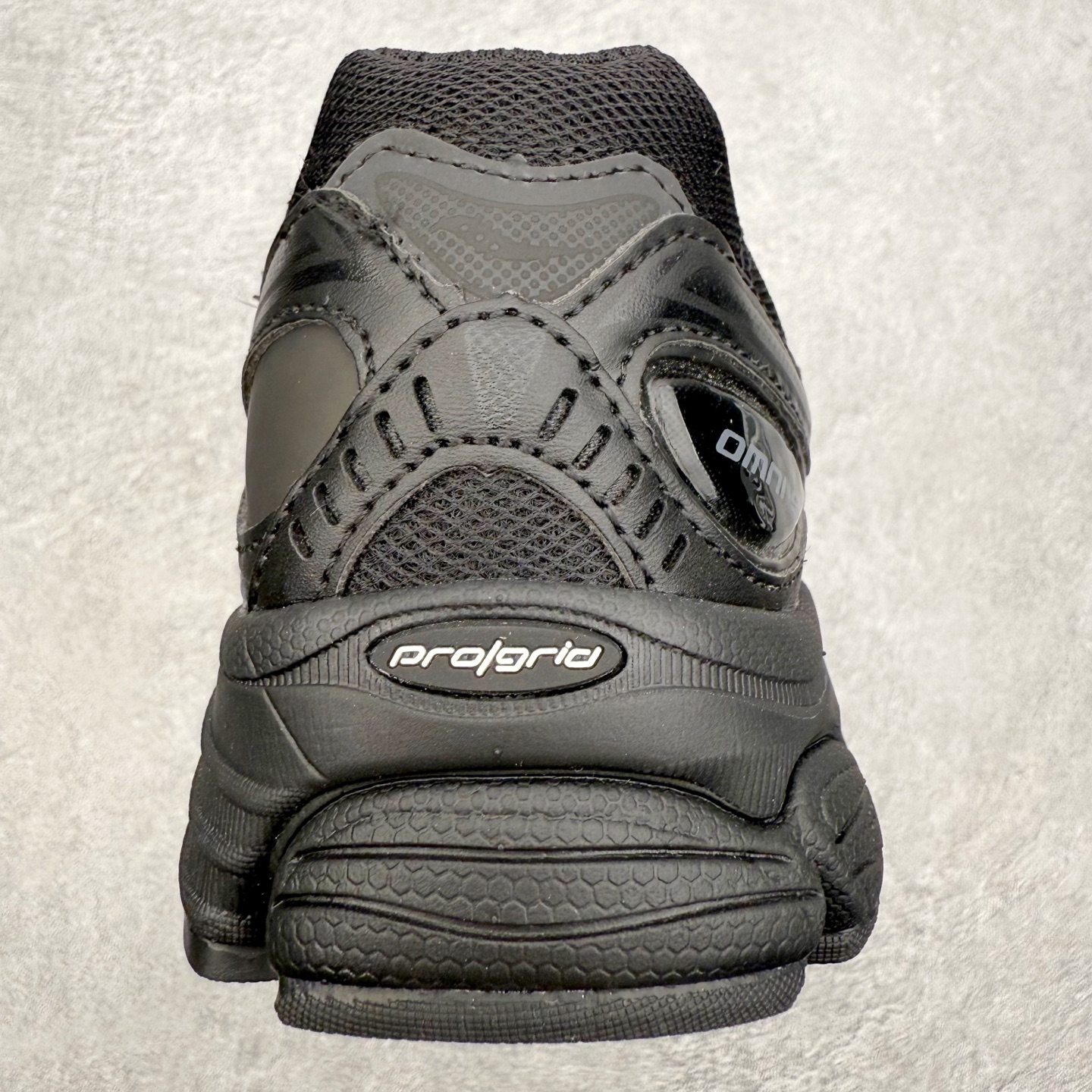 图片[8]-Saucony ProGrid Omni 索康尼全擎9舒适柔软跑步鞋 男女同款 Saucony（索康尼）是创建于1898年的百年跑步运动品牌，专注于跑步装备的设计、研发和制造，追求跑鞋的极致舒适，让跑者感受愉悦体验，不断突破，创造更多的人生 实拍调校N版已经零色差零失真 百分百还原实物色彩所见即所得 不存在货不对板色差等低级问题 选购参考实物拍摄 不混卖不参货 只用心做好货严格选品 承诺混一赔十 尺码：36 36.5 37.5 38 38.5 39 40 40.5 41 42 42.5 43 44 44.5 45-选品中心
