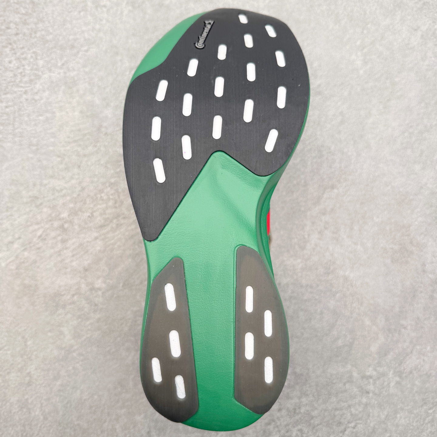 图片[9]-AD Adizero EVO SL WOVEN 马拉松竞速专业跑鞋 CELERMESH针织网面非常轻薄 纤维间的缝隙很大 可以保证跑步时的透气、排汗效果 鞋舌直接与两侧的内衬和鞋底连接在一起 在跑步过程中不会被鞋舌的左右移动所困扰 在标准鞋带孔的基础上再拓宽一组鞋带孔 适合不同脚型的需求 突破性 EnergyRods 技术，有助于跑者实现更好的成绩 中底独特的LIGHTSTRIKE PRO泡棉材质 微弹感觉在跑步过程中给予了良好的支撑体验 对于顶级精英和高水平进阶跑者来说 ADIOS PRO是一双值得信赖的竞速比赛用鞋 尺码：36 36.5 37.5 38 38.5 39 40 40.5 41 42 42.5 43 44 44.5 45-选品中心