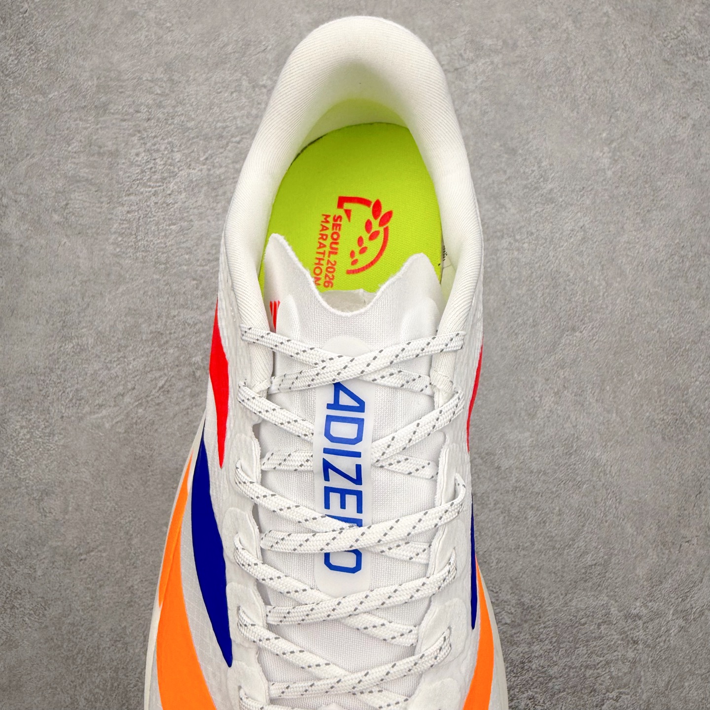 图片[5]-AD Adizero EVO SL WOVEN 马拉松竞速专业跑鞋 CELERMESH针织网面非常轻薄 纤维间的缝隙很大 可以保证跑步时的透气、排汗效果 鞋舌直接与两侧的内衬和鞋底连接在一起 在跑步过程中不会被鞋舌的左右移动所困扰 在标准鞋带孔的基础上再拓宽一组鞋带孔 适合不同脚型的需求 突破性 EnergyRods 技术，有助于跑者实现更好的成绩 中底独特的LIGHTSTRIKE PRO泡棉材质 微弹感觉在跑步过程中给予了良好的支撑体验 对于顶级精英和高水平进阶跑者来说 ADIOS PRO是一双值得信赖的竞速比赛用鞋 尺码：36 36.5 37.5 38 38.5 39 40 40.5 41 42 42.5 43 44 44.5 45-选品中心