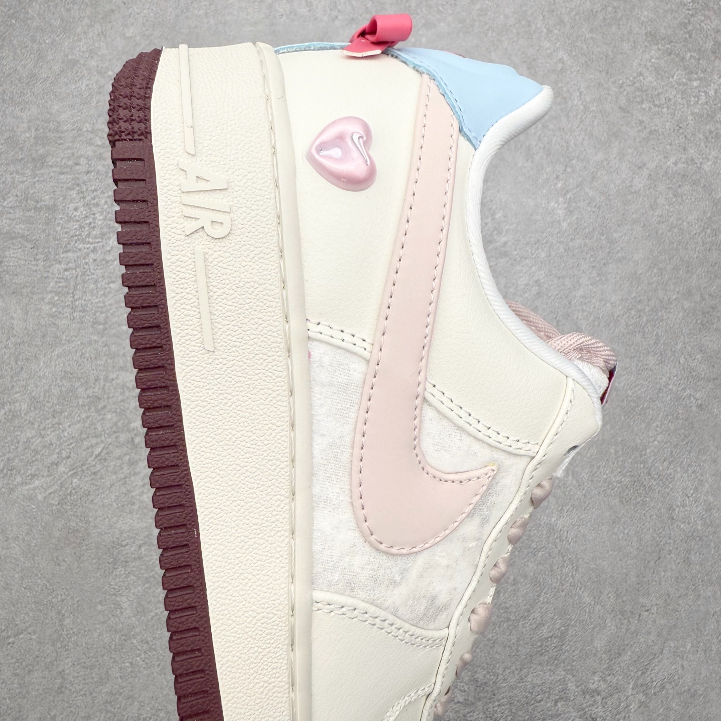 图片[6]-NK Air Force 1´07 Low 空军一号低帮百搭休闲运动板鞋 IQ4937-161 柔软、弹性十足的缓震性能和出色的中底设计 横跨复古与现代的外型结合 造就出风靡全球 三十多年的Force 1 直到今天还深受青睐 实拍调校N版已经零色差零失真 百分百还原实物色彩所见即所得 不存在货不对板色差等低级问题 选购参考实物拍摄 不混卖不参货 只用心做好货严格选品 承诺混一赔十 尺码：36 36.5 37.5 38 38.5 39 40 40.5 41 42 42.5 43 44 44.5 45-选品中心