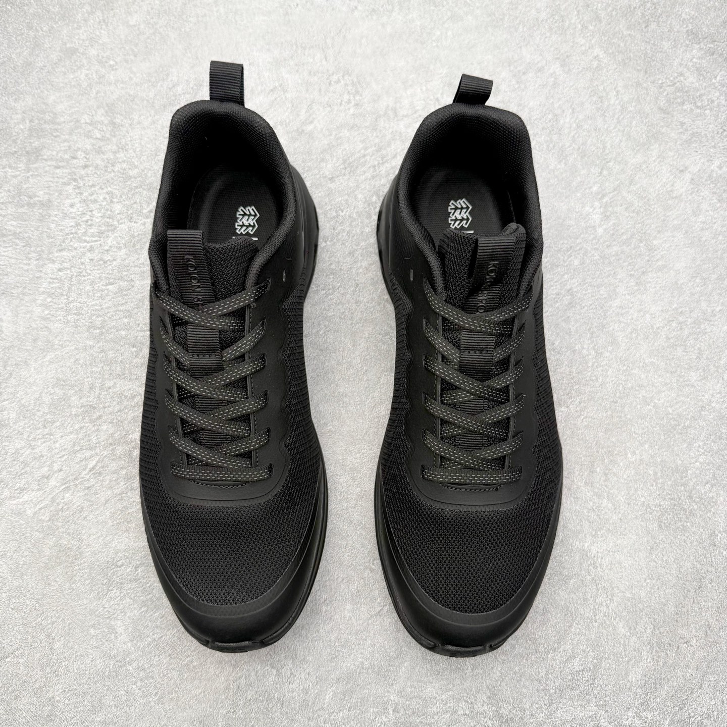 图片[2]-可隆KOLON SPORT ELEMENT EX舒适百搭 生活休闲鞋 KOLON SPORT 可隆1973年诞生，并首次推出登山装备。自创立起，KOLON SPORT就把绿色定为基本色调，以常青树为品牌标志，坚持以关爱自然为己任，积极探求自然界的舒适，并以此应用于新产品的开发与研究。40多年来，历经不断革新，成就高端专业户外品牌。实拍调校N版已经零色差零失真 百分百还原实物色彩所见即所得 不存在货不对板色差等低级问题 选购参考实物拍摄 不混卖不参货 只用心做好货严格选品 承诺混一赔十 尺码：36 36.5 37.5 38 38.5 39 40 40.5 41 42 42.5 43 44 44.5 45-选品中心