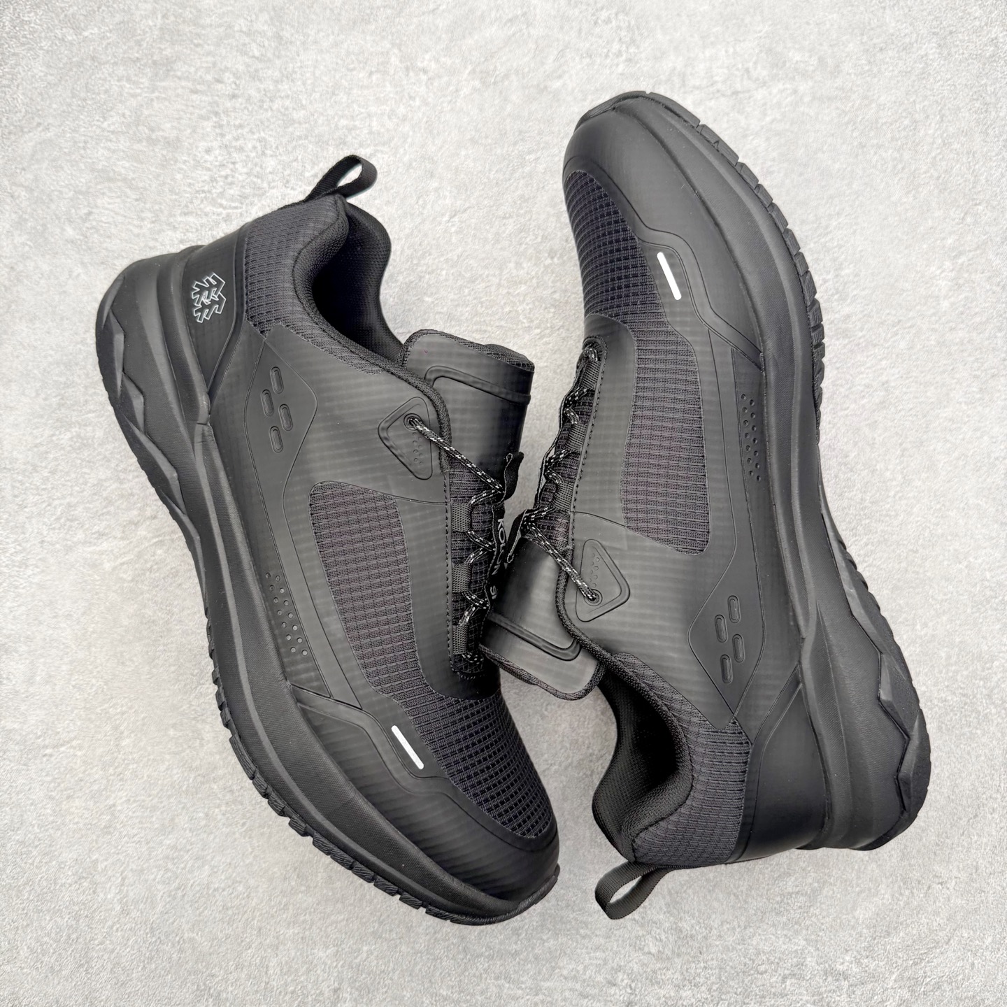 可隆KOLON SPORT Commute 舒适百搭 减震耐磨 低帮 跑步鞋 男女同款 KOLON SP