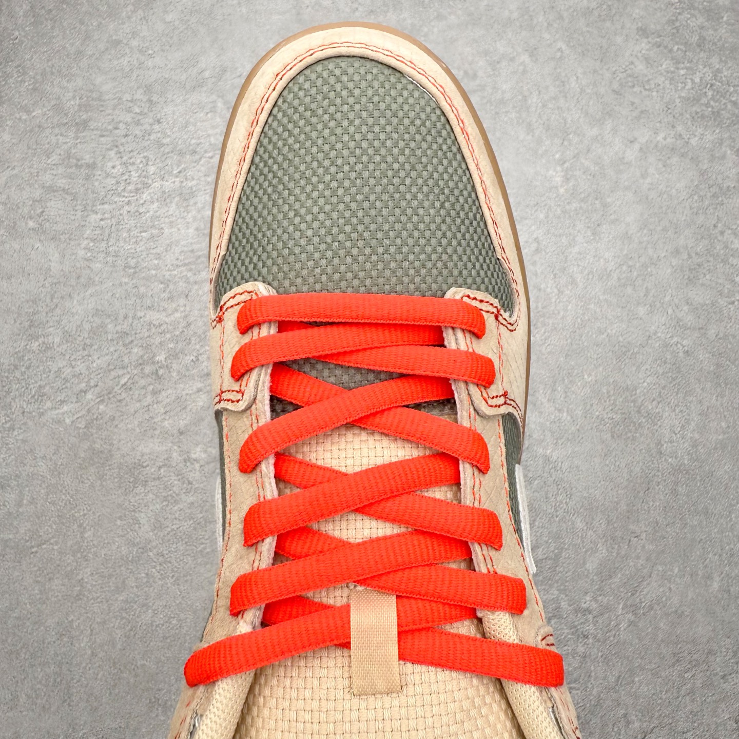 图片[4]-＃F版 NK Dunk SB Low 时尚舒适 防滑耐磨低帮板鞋 IB6206-701 实力大厂出品 新配色陆续开发 利润个位数只为口碑 全套原纸板楦头开发 确保原汁原味 完美呈现DUNK版型 一比一鞋头弧度高度鞋身弧度 此版本只针对中端市场 皮料材质有所更替 其他数据细节工艺流程均保持一致 绝不口嗨 细节品控鞋型随意对比 独家私模官方第六代原厂航空铝磨具打磨大底 鞋头坡度极致还原 无解鞋型 原盒原配 圈内天花板工艺 原厂玻璃冲刀 超高清洁度 全鞋零毛边皮料切割 原厂中底布点胶 中底布拉帮走线遵循公司 尺码：36 36.5 37.5 38 38.5 39 40 40.5 41 42 42.5 43 44 44.5 45 46-选品中心