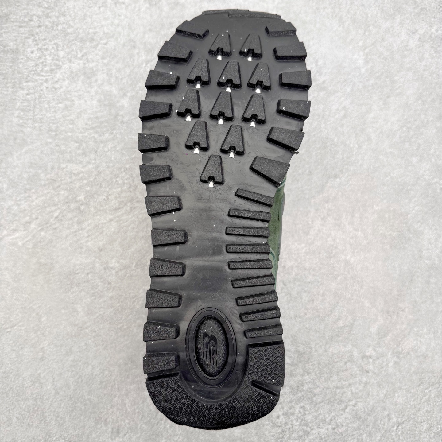 图片[9]-NB新百伦New Balance U574升级版系列低帮复古休闲运动慢跑鞋 新版NB574，妥妥美产既视感有木有。相较传统574，新版鞋跟及鞋面设计自带9系美产既视感！鞋面、内衬质感以及穿着体验更加！鞋型更流畅和饱满,鞋底增添了风格的多样化!底部升级橡胶颗粒大底,更防滑耐磨,上脚后感觉柔软且舒适。尺码：36 36.5 37.5 38 38.5 39.5 40 40.5 41.5 42 42.5 43 44 45-选品中心