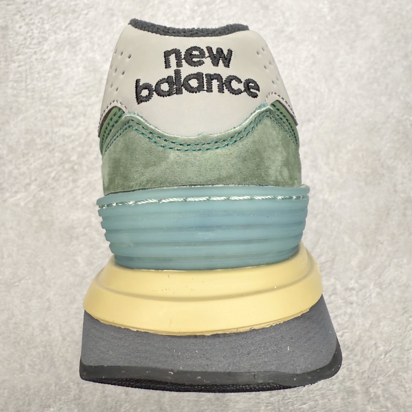 图片[8]-NB新百伦New Balance U574升级版系列低帮复古休闲运动慢跑鞋 新版NB574，妥妥美产既视感有木有。相较传统574，新版鞋跟及鞋面设计自带9系美产既视感！鞋面、内衬质感以及穿着体验更加！鞋型更流畅和饱满,鞋底增添了风格的多样化!底部升级橡胶颗粒大底,更防滑耐磨,上脚后感觉柔软且舒适。尺码：36 36.5 37.5 38 38.5 39.5 40 40.5 41.5 42 42.5 43 44 45-选品中心