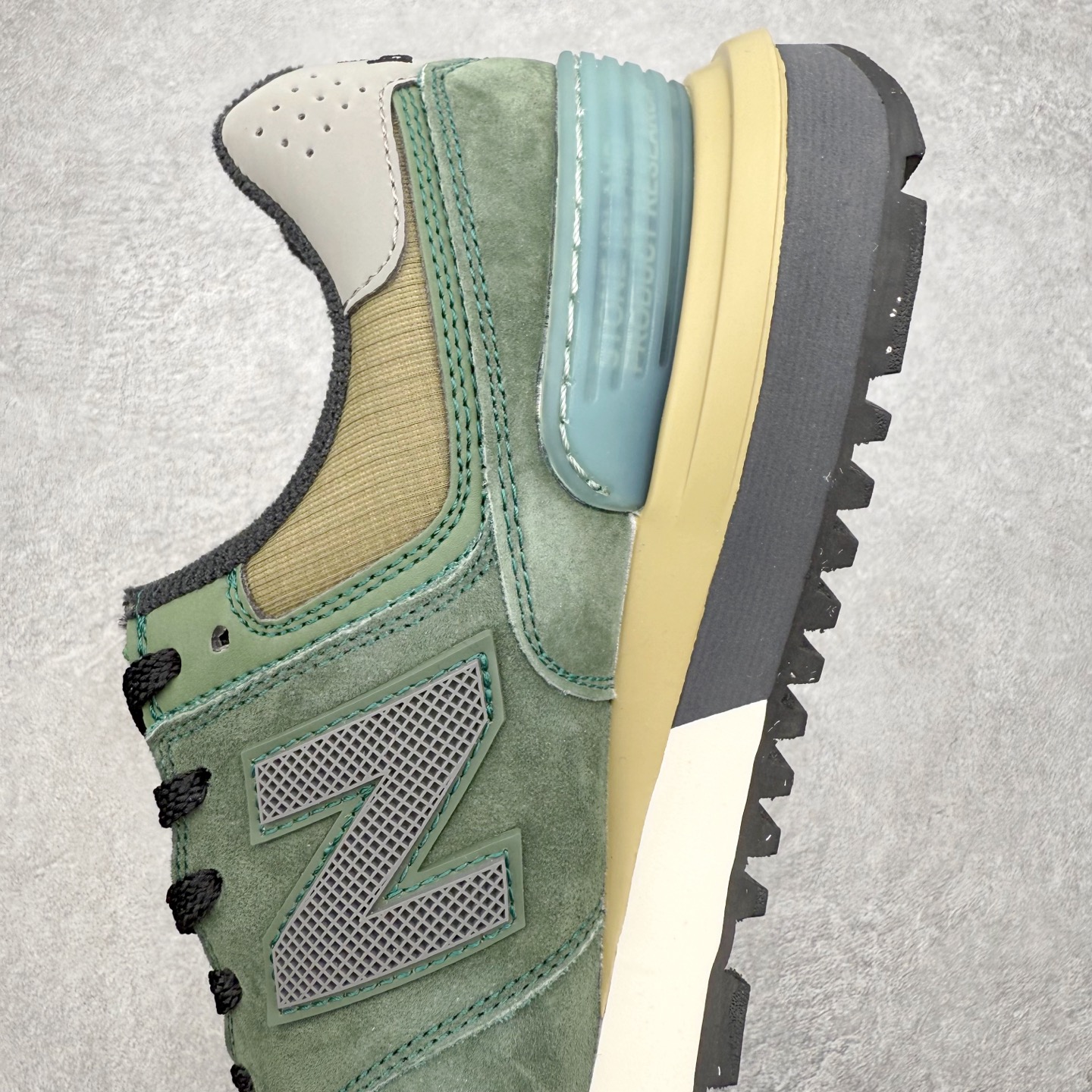 图片[7]-NB新百伦New Balance U574升级版系列低帮复古休闲运动慢跑鞋 新版NB574，妥妥美产既视感有木有。相较传统574，新版鞋跟及鞋面设计自带9系美产既视感！鞋面、内衬质感以及穿着体验更加！鞋型更流畅和饱满,鞋底增添了风格的多样化!底部升级橡胶颗粒大底,更防滑耐磨,上脚后感觉柔软且舒适。尺码：36 36.5 37.5 38 38.5 39.5 40 40.5 41.5 42 42.5 43 44 45-选品中心