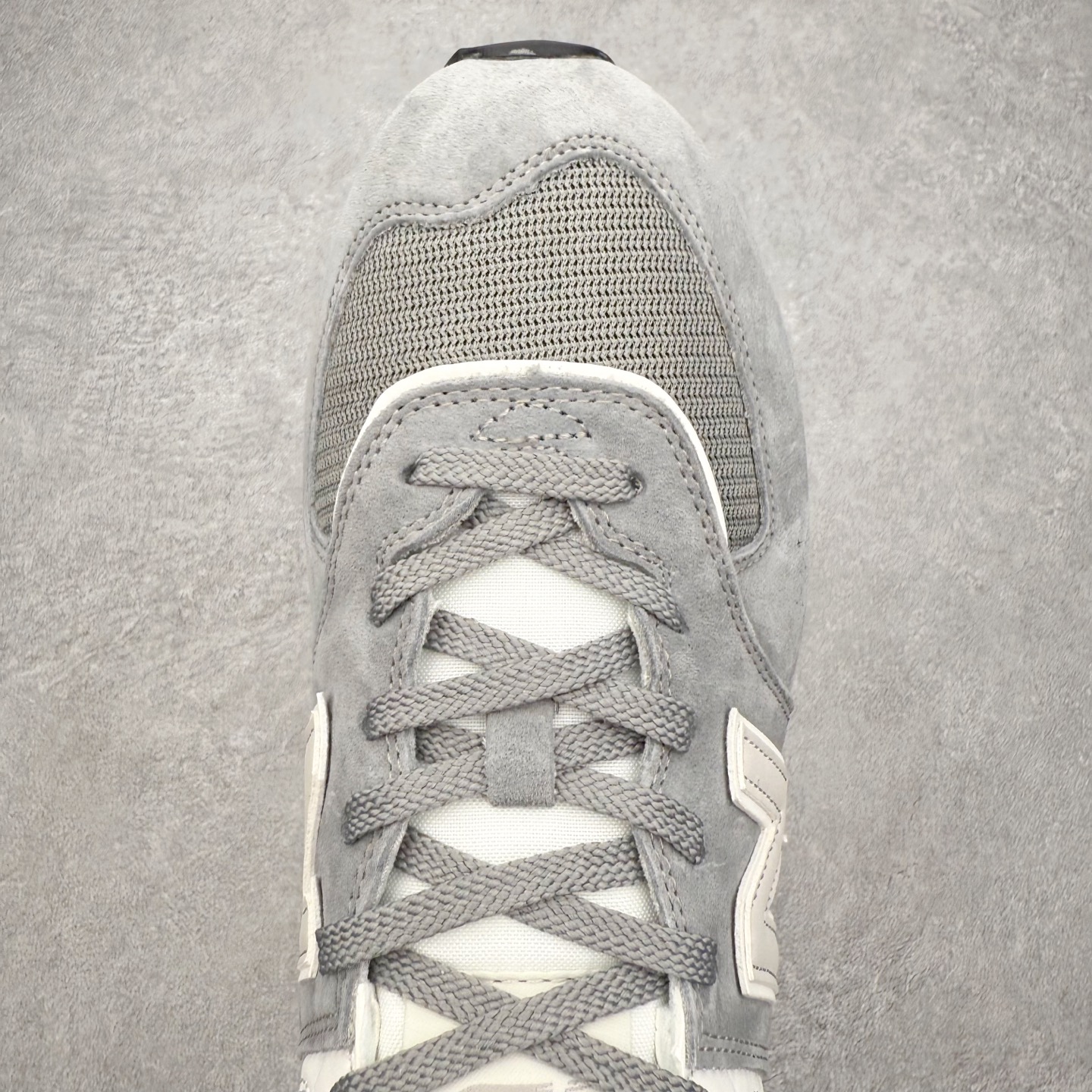 图片[4]-NB新百伦New Balance U574升级版系列低帮复古休闲运动慢跑鞋 新版NB574，妥妥美产既视感有木有。相较传统574，新版鞋跟及鞋面设计自带9系美产既视感！鞋面、内衬质感以及穿着体验更加！鞋型更流畅和饱满,鞋底增添了风格的多样化!底部升级橡胶颗粒大底,更防滑耐磨,上脚后感觉柔软且舒适。尺码：36 36.5 37.5 38 38.5 39.5 40 40.5 41.5 42 42.5 43 44 45-选品中心