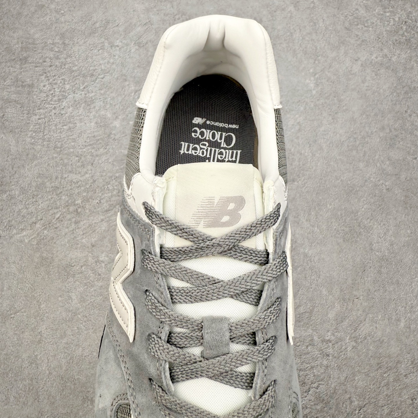 图片[5]-NB新百伦New Balance U574升级版系列低帮复古休闲运动慢跑鞋 新版NB574，妥妥美产既视感有木有。相较传统574，新版鞋跟及鞋面设计自带9系美产既视感！鞋面、内衬质感以及穿着体验更加！鞋型更流畅和饱满,鞋底增添了风格的多样化!底部升级橡胶颗粒大底,更防滑耐磨,上脚后感觉柔软且舒适。尺码：36 36.5 37.5 38 38.5 39.5 40 40.5 41.5 42 42.5 43 44 45-选品中心