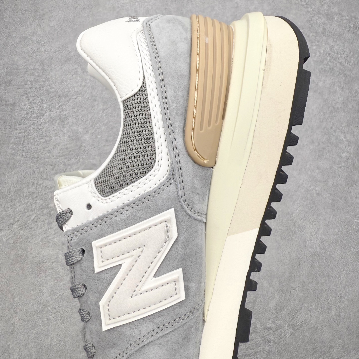 图片[7]-NB新百伦New Balance U574升级版系列低帮复古休闲运动慢跑鞋 新版NB574，妥妥美产既视感有木有。相较传统574，新版鞋跟及鞋面设计自带9系美产既视感！鞋面、内衬质感以及穿着体验更加！鞋型更流畅和饱满,鞋底增添了风格的多样化!底部升级橡胶颗粒大底,更防滑耐磨,上脚后感觉柔软且舒适。尺码：36 36.5 37.5 38 38.5 39.5 40 40.5 41.5 42 42.5 43 44 45-选品中心