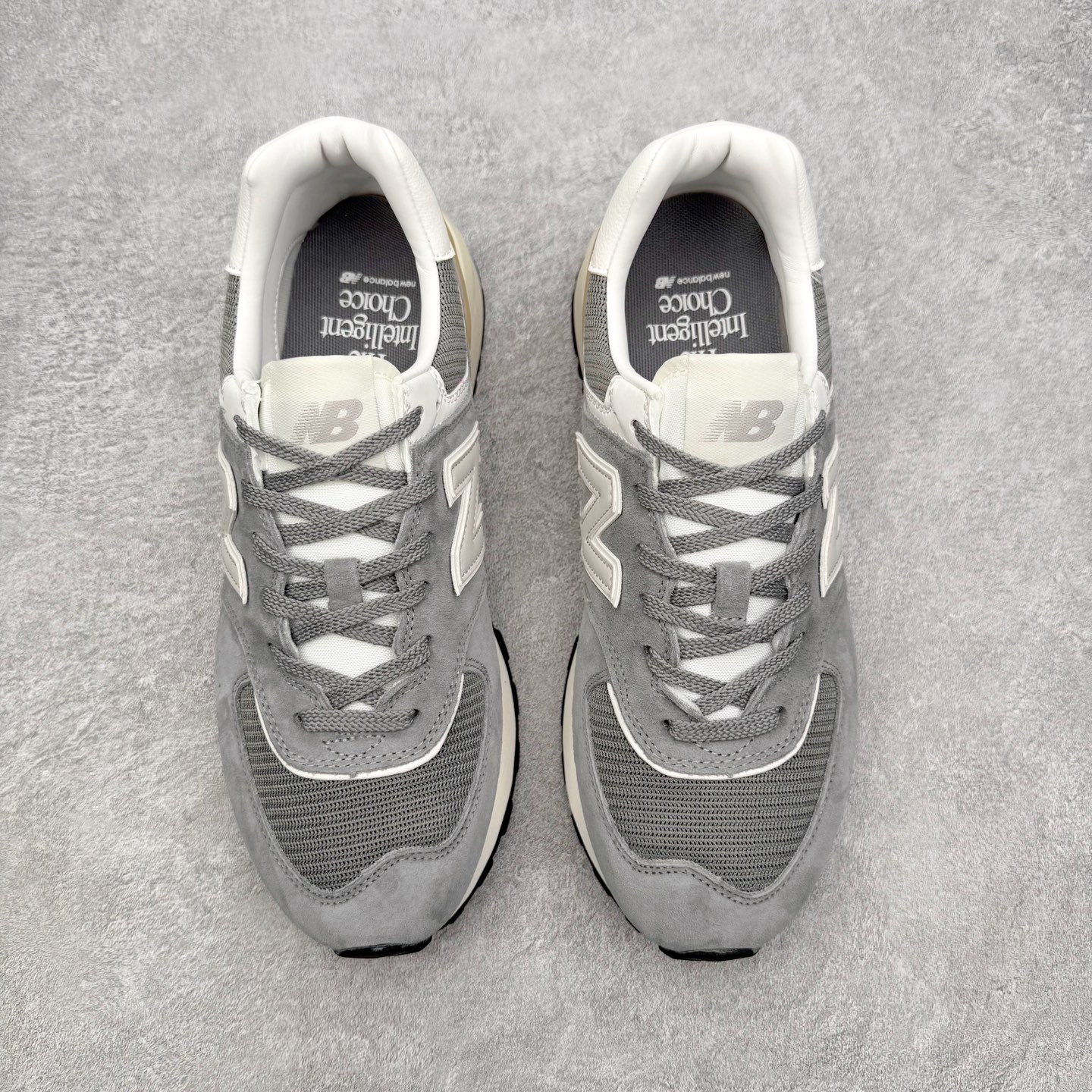 图片[2]-NB新百伦New Balance U574升级版系列低帮复古休闲运动慢跑鞋 新版NB574，妥妥美产既视感有木有。相较传统574，新版鞋跟及鞋面设计自带9系美产既视感！鞋面、内衬质感以及穿着体验更加！鞋型更流畅和饱满,鞋底增添了风格的多样化!底部升级橡胶颗粒大底,更防滑耐磨,上脚后感觉柔软且舒适。尺码：36 36.5 37.5 38 38.5 39.5 40 40.5 41.5 42 42.5 43 44 45-选品中心