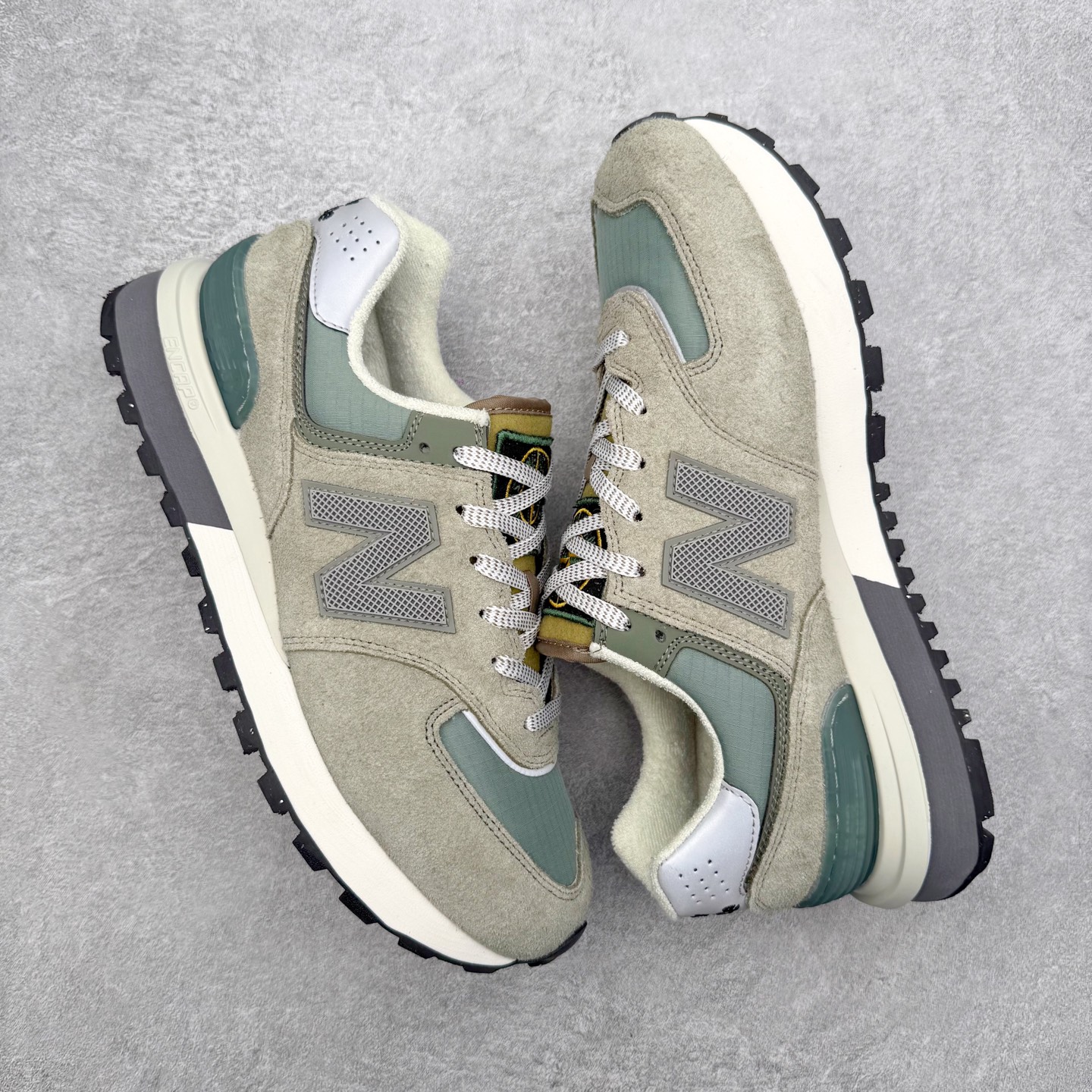 图片[3]-NB新百伦New Balance U574升级版系列低帮复古休闲运动慢跑鞋 新版NB574，妥妥美产既视感有木有。相较传统574，新版鞋跟及鞋面设计自带9系美产既视感！鞋面、内衬质感以及穿着体验更加！鞋型更流畅和饱满,鞋底增添了风格的多样化!底部升级橡胶颗粒大底,更防滑耐磨,上脚后感觉柔软且舒适。尺码：36 36.5 37.5 38 38.5 39.5 40 40.5 41.5 42 42.5 43 44 45-选品中心