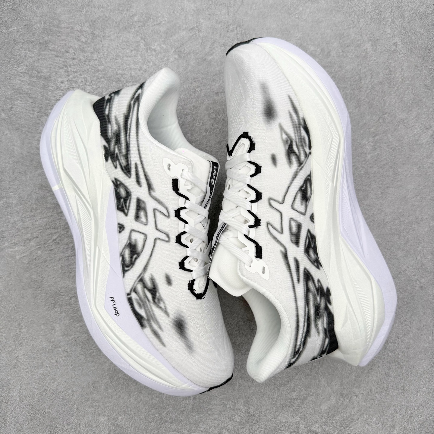 ASICS SUPERBLAST 3 舒适贴合回弹透气减震支撑跑步鞋 男女同款 Superblast 3