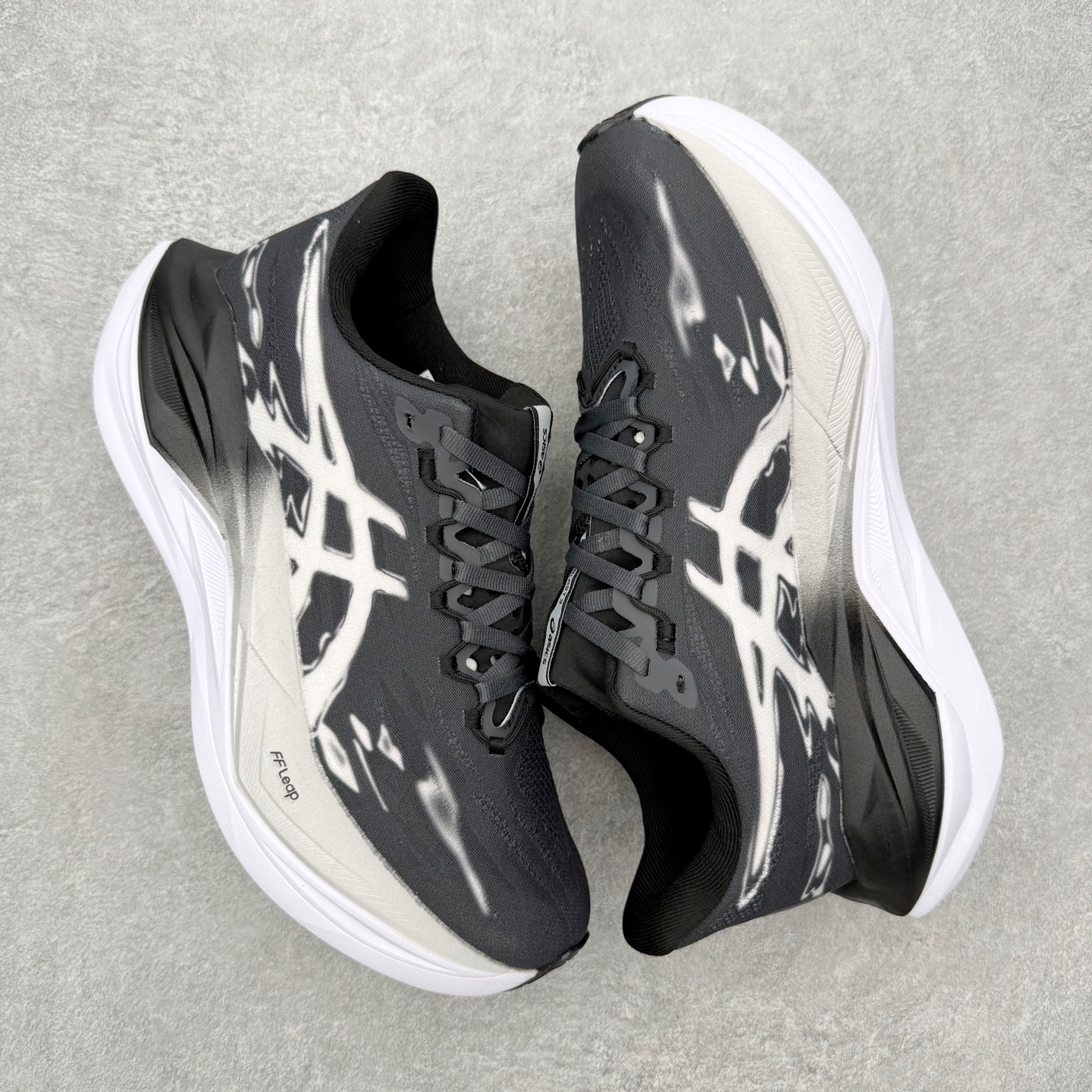 ASICS SUPERBLAST 3 舒适贴合回弹透气减震支撑跑步鞋 男女同款 Superblast 3