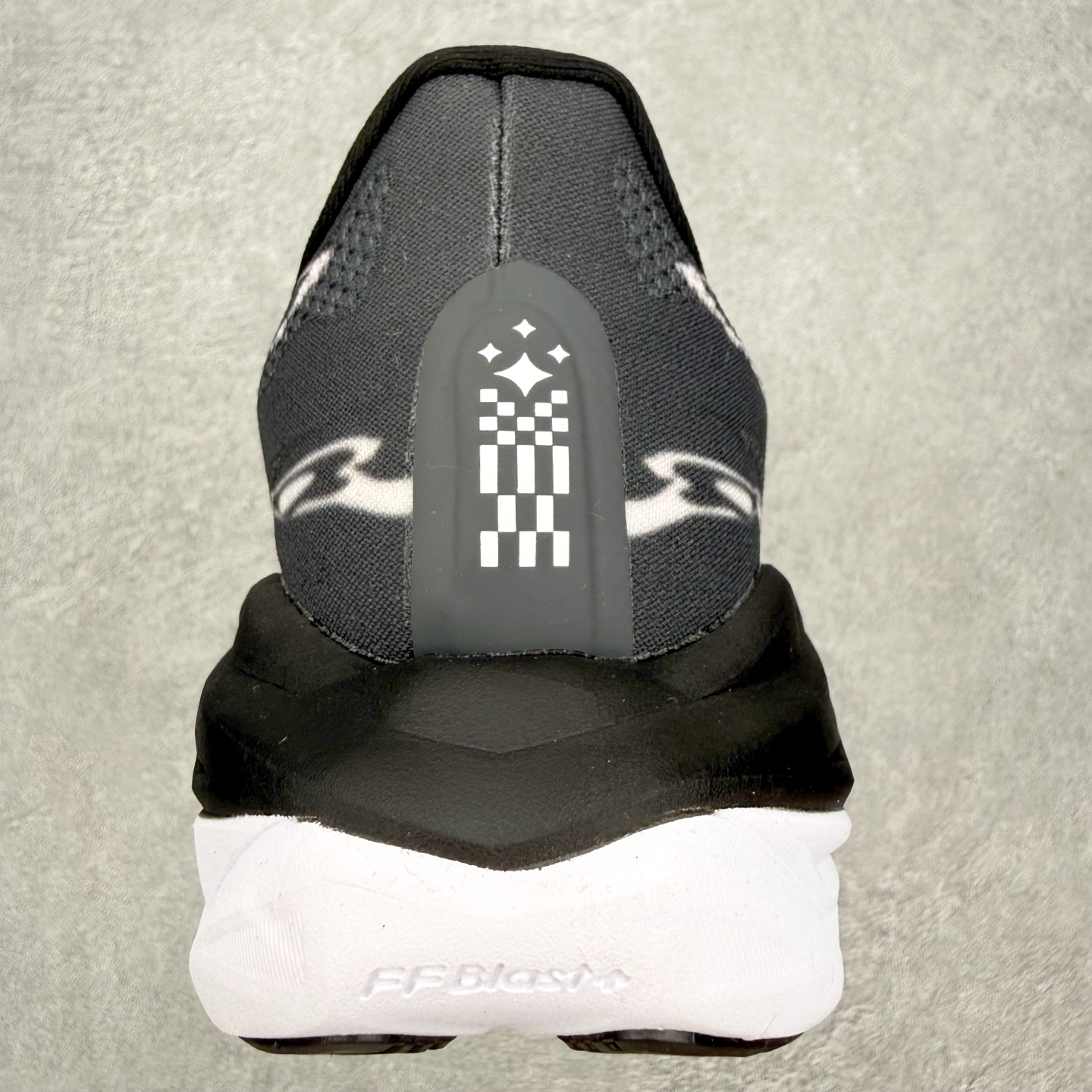 ASICS SUPERBLAST 3 舒适贴合回弹透气减震支撑跑步鞋 男女同款 Superblast 3