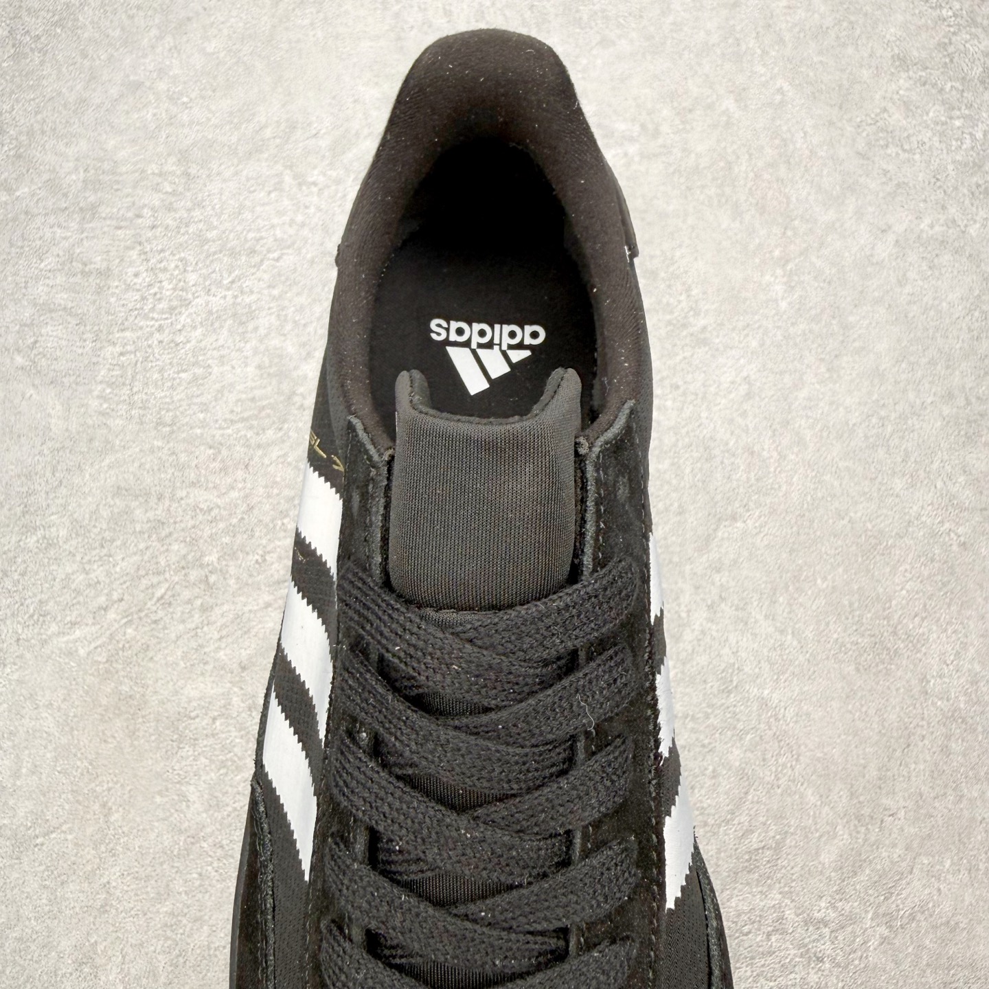 图片[5]-AD Adizero EVO SL 72 马拉松竞速专业跑鞋 CELERMESH针织网面非常轻薄 纤维间的缝隙很大 可以保证跑步时的透气、排汗效果 鞋舌直接与两侧的内衬和鞋底连接在一起 在跑步过程中不会被鞋舌的左右移动所困扰 在标准鞋带孔的基础上再拓宽一组鞋带孔 适合不同脚型的需求 突破性 EnergyRods 技术，有助于跑者实现更好的成绩 中底独特的LIGHTSTRIKE PRO泡棉材质 微弹感觉在跑步过程中给予了良好的支撑体验 对于顶级精英和高水平进阶跑者来说 ADIOS PRO是一双值得信赖的竞速比赛用鞋 尺码：36 36.5 37.5 38 38.5 39 40 40.5 41 42 42.5 43 44 44.5 45-选品中心