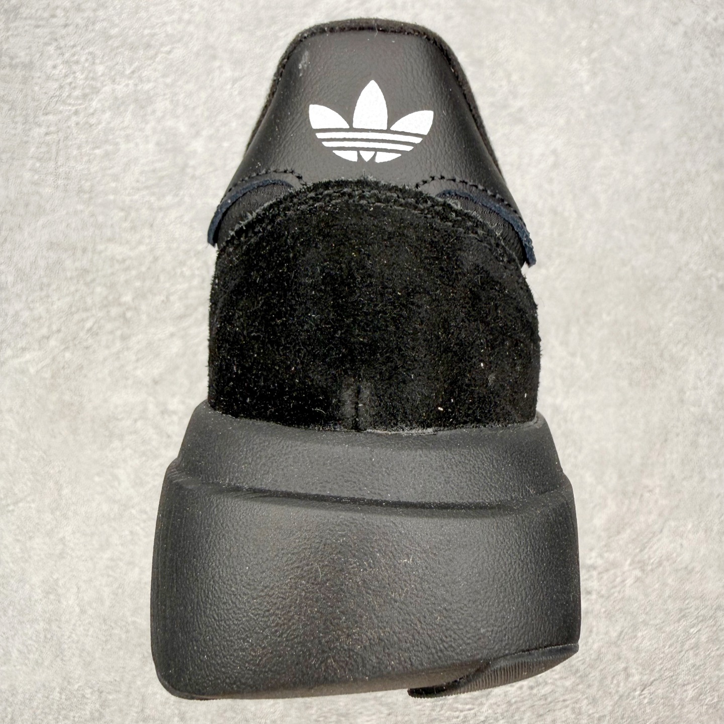 图片[8]-AD Adizero EVO SL 72 马拉松竞速专业跑鞋 CELERMESH针织网面非常轻薄 纤维间的缝隙很大 可以保证跑步时的透气、排汗效果 鞋舌直接与两侧的内衬和鞋底连接在一起 在跑步过程中不会被鞋舌的左右移动所困扰 在标准鞋带孔的基础上再拓宽一组鞋带孔 适合不同脚型的需求 突破性 EnergyRods 技术，有助于跑者实现更好的成绩 中底独特的LIGHTSTRIKE PRO泡棉材质 微弹感觉在跑步过程中给予了良好的支撑体验 对于顶级精英和高水平进阶跑者来说 ADIOS PRO是一双值得信赖的竞速比赛用鞋 尺码：36 36.5 37.5 38 38.5 39 40 40.5 41 42 42.5 43 44 44.5 45-选品中心