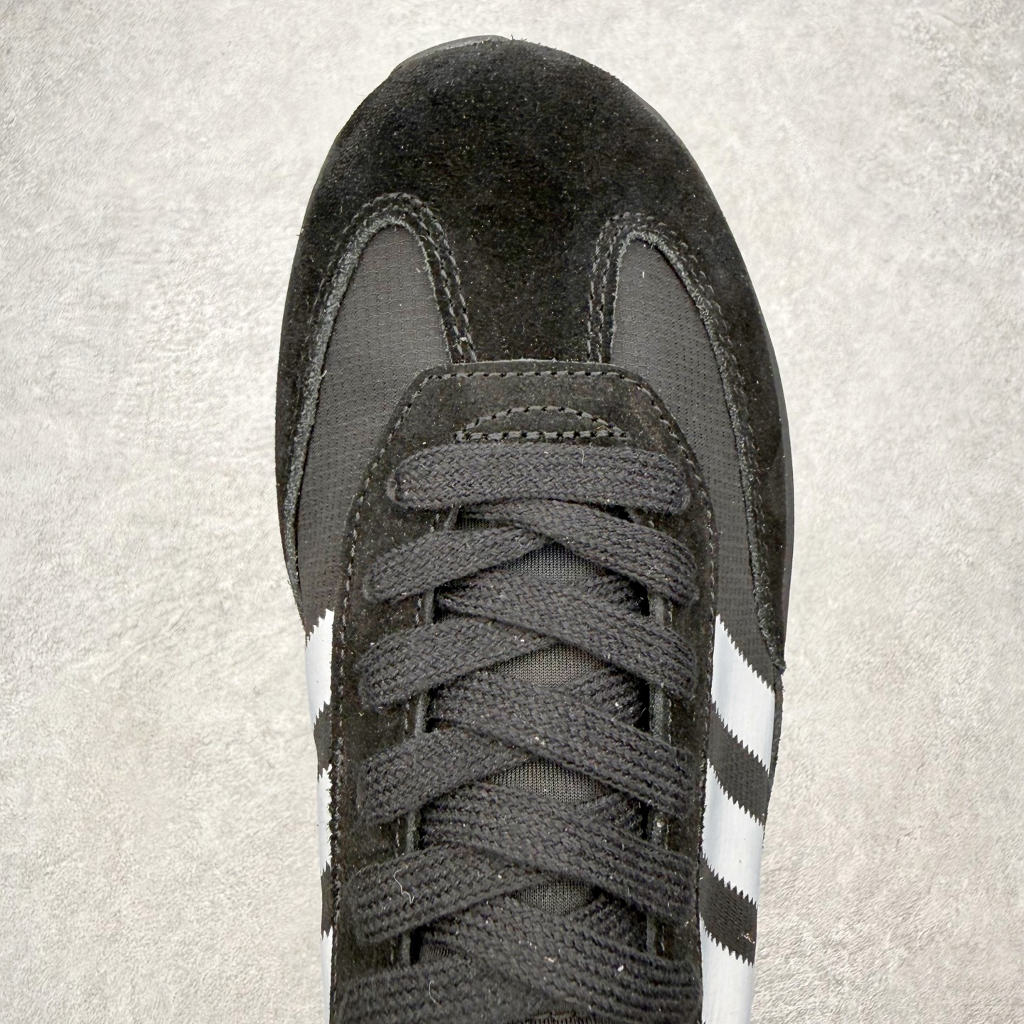 图片[4]-AD Adizero EVO SL 72 马拉松竞速专业跑鞋 CELERMESH针织网面非常轻薄 纤维间的缝隙很大 可以保证跑步时的透气、排汗效果 鞋舌直接与两侧的内衬和鞋底连接在一起 在跑步过程中不会被鞋舌的左右移动所困扰 在标准鞋带孔的基础上再拓宽一组鞋带孔 适合不同脚型的需求 突破性 EnergyRods 技术，有助于跑者实现更好的成绩 中底独特的LIGHTSTRIKE PRO泡棉材质 微弹感觉在跑步过程中给予了良好的支撑体验 对于顶级精英和高水平进阶跑者来说 ADIOS PRO是一双值得信赖的竞速比赛用鞋 尺码：36 36.5 37.5 38 38.5 39 40 40.5 41 42 42.5 43 44 44.5 45-选品中心
