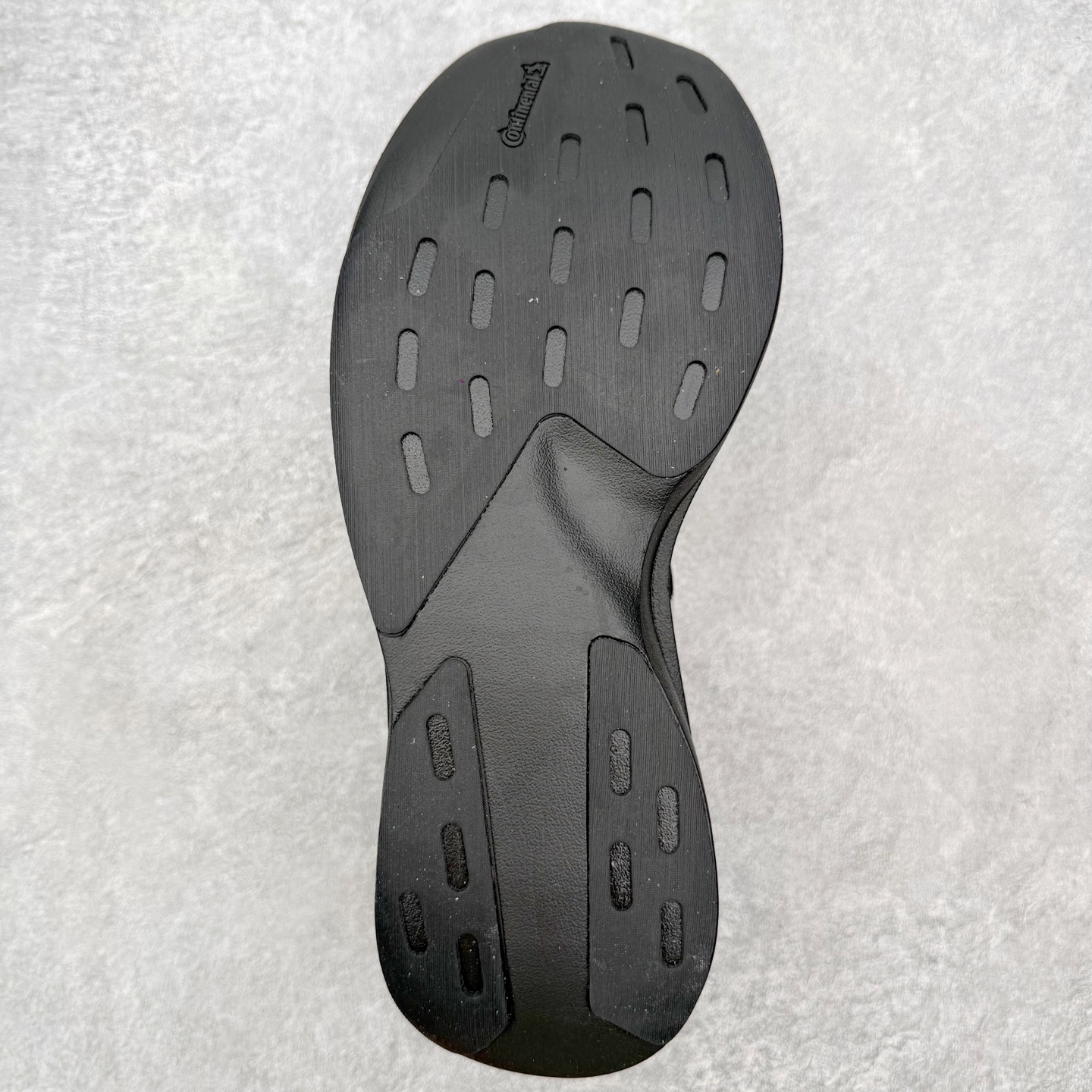 图片[9]-AD Adizero EVO SL 72 马拉松竞速专业跑鞋 CELERMESH针织网面非常轻薄 纤维间的缝隙很大 可以保证跑步时的透气、排汗效果 鞋舌直接与两侧的内衬和鞋底连接在一起 在跑步过程中不会被鞋舌的左右移动所困扰 在标准鞋带孔的基础上再拓宽一组鞋带孔 适合不同脚型的需求 突破性 EnergyRods 技术，有助于跑者实现更好的成绩 中底独特的LIGHTSTRIKE PRO泡棉材质 微弹感觉在跑步过程中给予了良好的支撑体验 对于顶级精英和高水平进阶跑者来说 ADIOS PRO是一双值得信赖的竞速比赛用鞋 尺码：36 36.5 37.5 38 38.5 39 40 40.5 41 42 42.5 43 44 44.5 45-选品中心