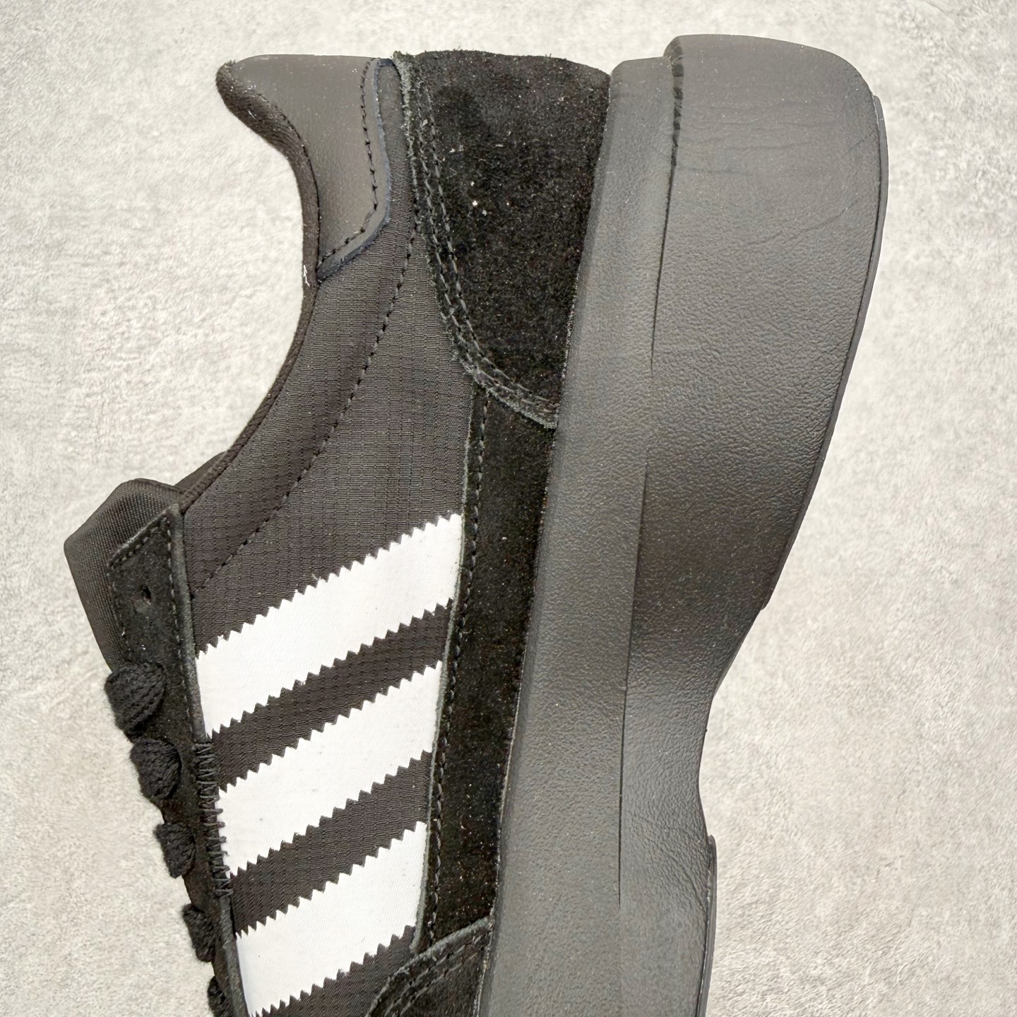 图片[7]-AD Adizero EVO SL 72 马拉松竞速专业跑鞋 CELERMESH针织网面非常轻薄 纤维间的缝隙很大 可以保证跑步时的透气、排汗效果 鞋舌直接与两侧的内衬和鞋底连接在一起 在跑步过程中不会被鞋舌的左右移动所困扰 在标准鞋带孔的基础上再拓宽一组鞋带孔 适合不同脚型的需求 突破性 EnergyRods 技术，有助于跑者实现更好的成绩 中底独特的LIGHTSTRIKE PRO泡棉材质 微弹感觉在跑步过程中给予了良好的支撑体验 对于顶级精英和高水平进阶跑者来说 ADIOS PRO是一双值得信赖的竞速比赛用鞋 尺码：36 36.5 37.5 38 38.5 39 40 40.5 41 42 42.5 43 44 44.5 45-选品中心
