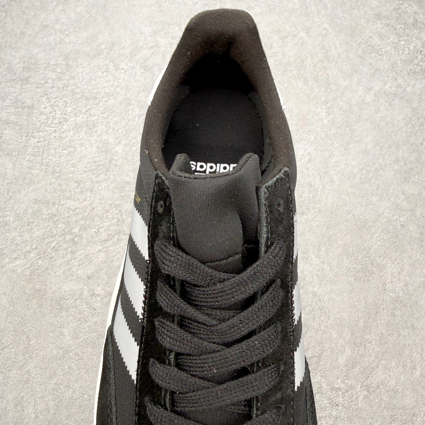 图片[5]-AD Adizero EVO SL 72 马拉松竞速专业跑鞋 CELERMESH针织网面非常轻薄 纤维间的缝隙很大 可以保证跑步时的透气、排汗效果 鞋舌直接与两侧的内衬和鞋底连接在一起 在跑步过程中不会被鞋舌的左右移动所困扰 在标准鞋带孔的基础上再拓宽一组鞋带孔 适合不同脚型的需求 突破性 EnergyRods 技术，有助于跑者实现更好的成绩 中底独特的LIGHTSTRIKE PRO泡棉材质 微弹感觉在跑步过程中给予了良好的支撑体验 对于顶级精英和高水平进阶跑者来说 ADIOS PRO是一双值得信赖的竞速比赛用鞋 尺码：36 36.5 37.5 38 38.5 39 40 40.5 41 42 42.5 43 44 44.5 45-选品中心