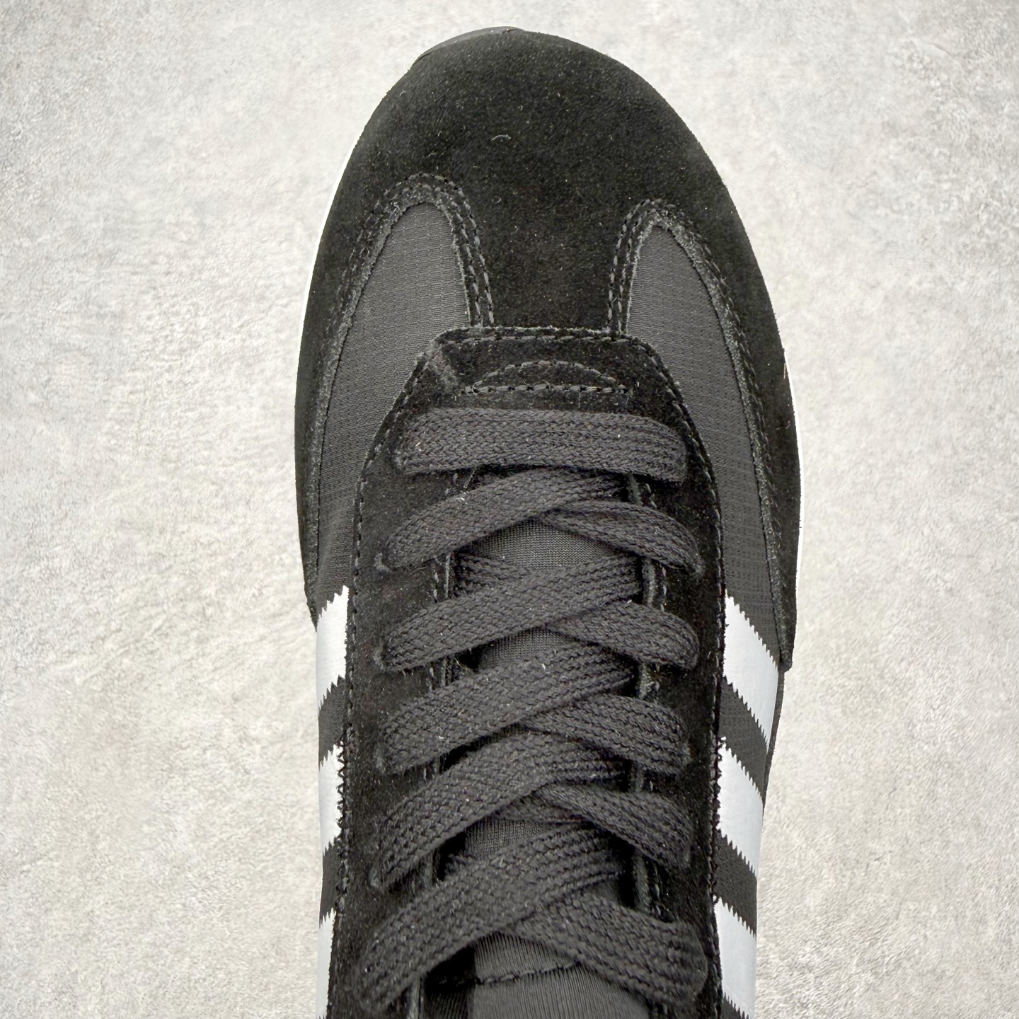 图片[4]-AD Adizero EVO SL 72 马拉松竞速专业跑鞋 CELERMESH针织网面非常轻薄 纤维间的缝隙很大 可以保证跑步时的透气、排汗效果 鞋舌直接与两侧的内衬和鞋底连接在一起 在跑步过程中不会被鞋舌的左右移动所困扰 在标准鞋带孔的基础上再拓宽一组鞋带孔 适合不同脚型的需求 突破性 EnergyRods 技术，有助于跑者实现更好的成绩 中底独特的LIGHTSTRIKE PRO泡棉材质 微弹感觉在跑步过程中给予了良好的支撑体验 对于顶级精英和高水平进阶跑者来说 ADIOS PRO是一双值得信赖的竞速比赛用鞋 尺码：36 36.5 37.5 38 38.5 39 40 40.5 41 42 42.5 43 44 44.5 45-选品中心