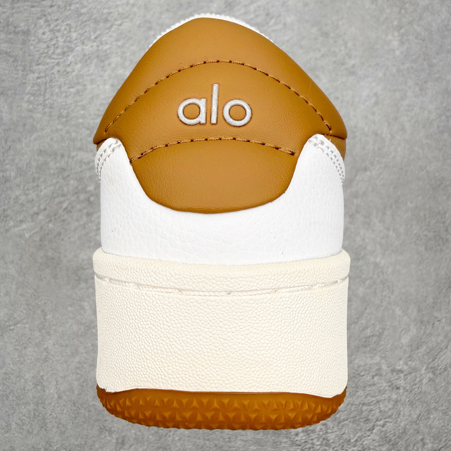 Alo yoga 易梦玲 Jisoo智秀 等多位明星同款上脚 主打各大平台外贸主推大厂采购原材料多处细节