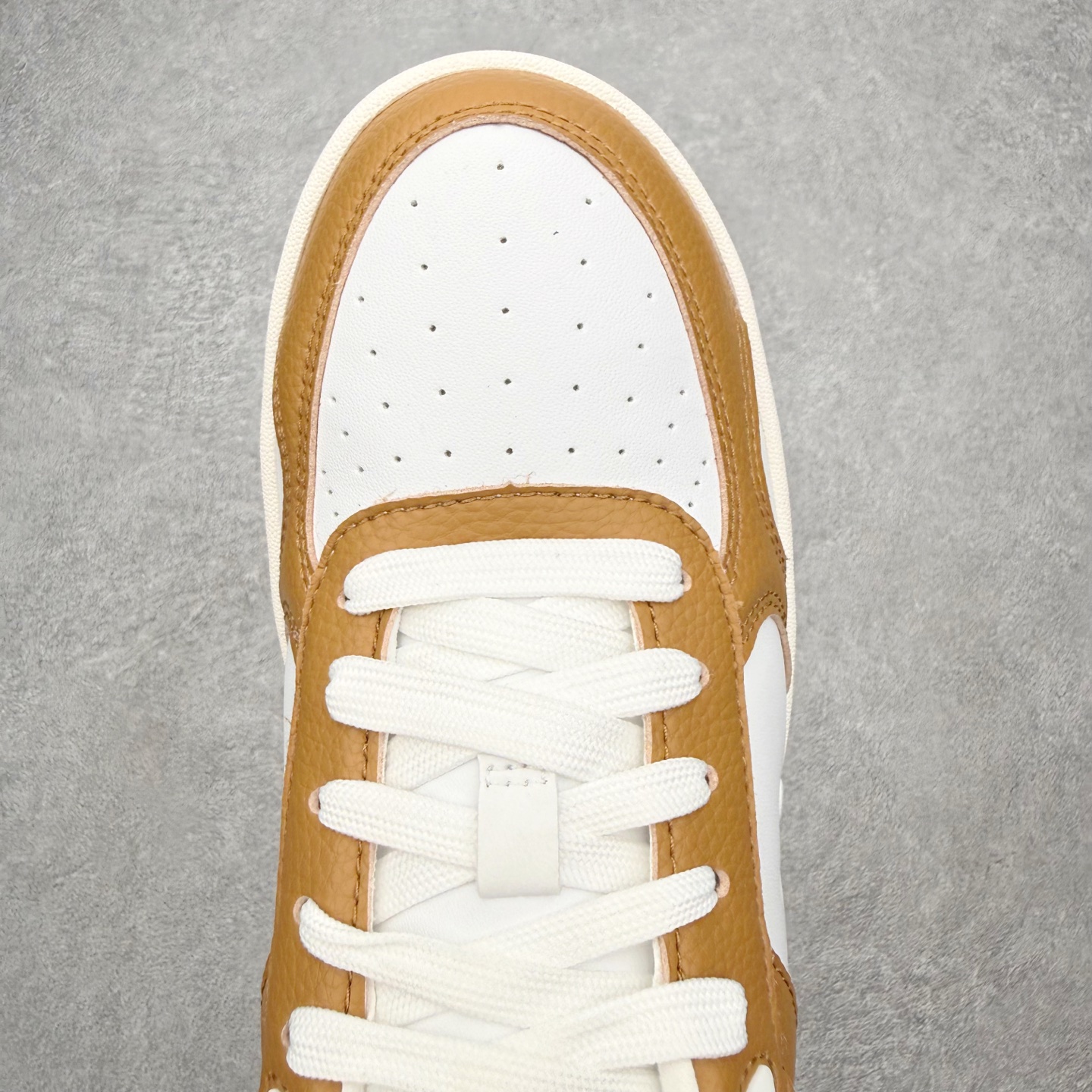 Alo yoga 易梦玲 Jisoo智秀 等多位明星同款上脚 主打各大平台外贸主推大厂采购原材料多处细节