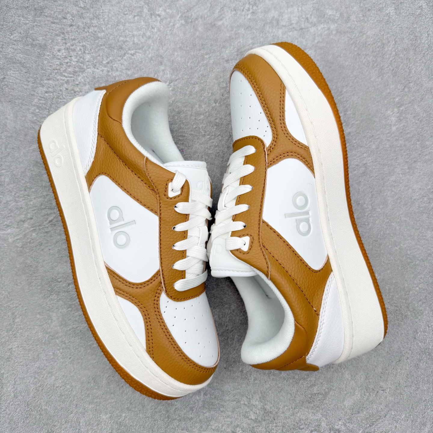 Alo yoga 易梦玲 Jisoo智秀 等多位明星同款上脚 主打各大平台外贸主推大厂采购原材料多处细节