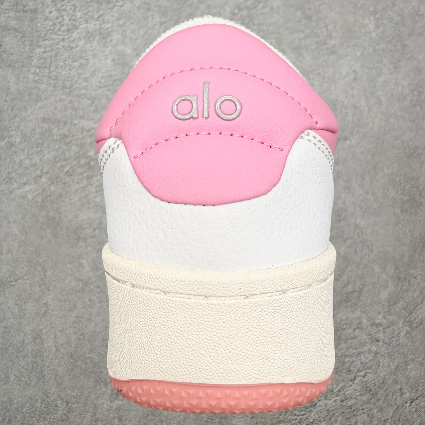 Alo yoga 易梦玲 Jisoo智秀 等多位明星同款上脚 主打各大平台外贸主推大厂采购原材料多处细节